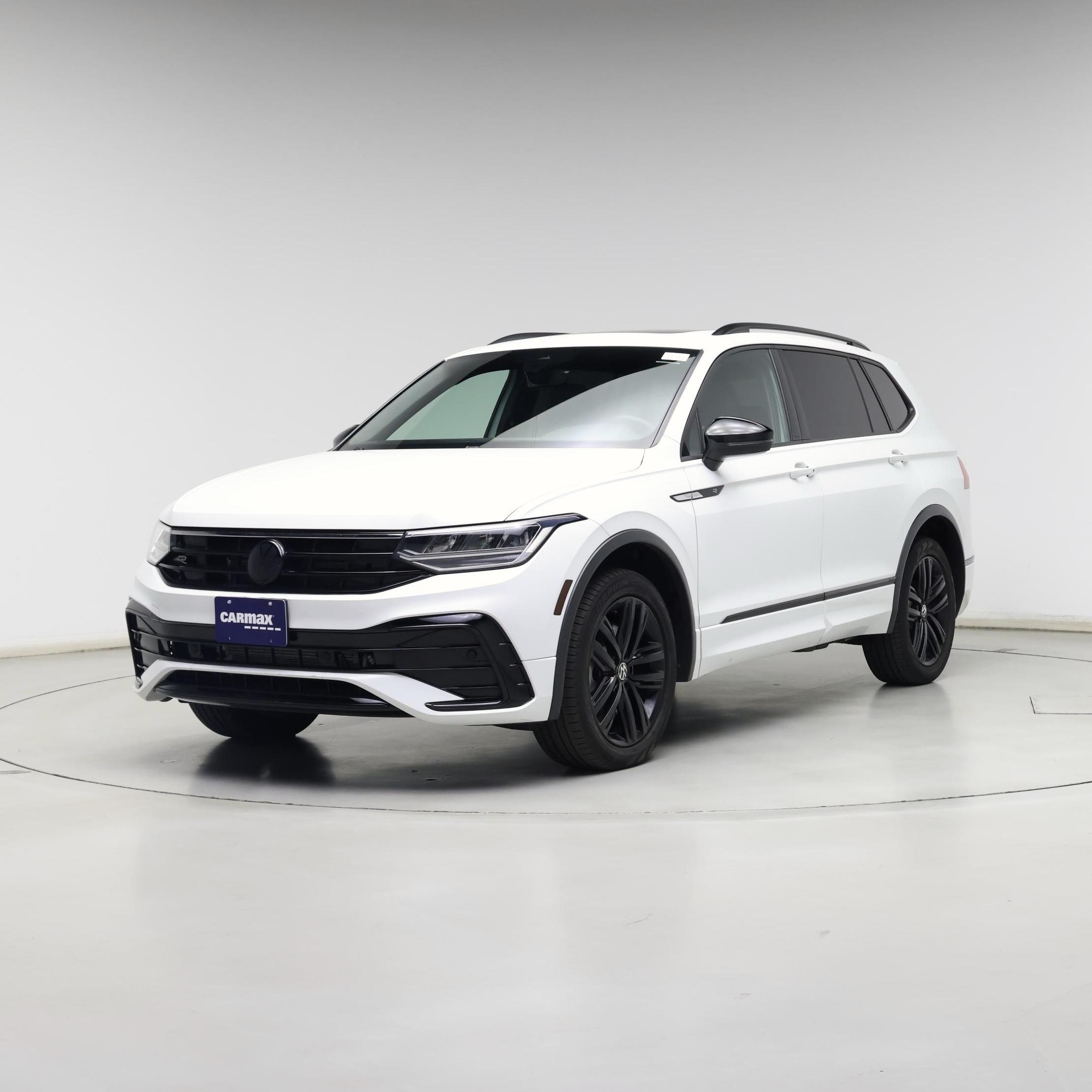 Thumbnail: 2022 Volkswagen Tiguan - 4