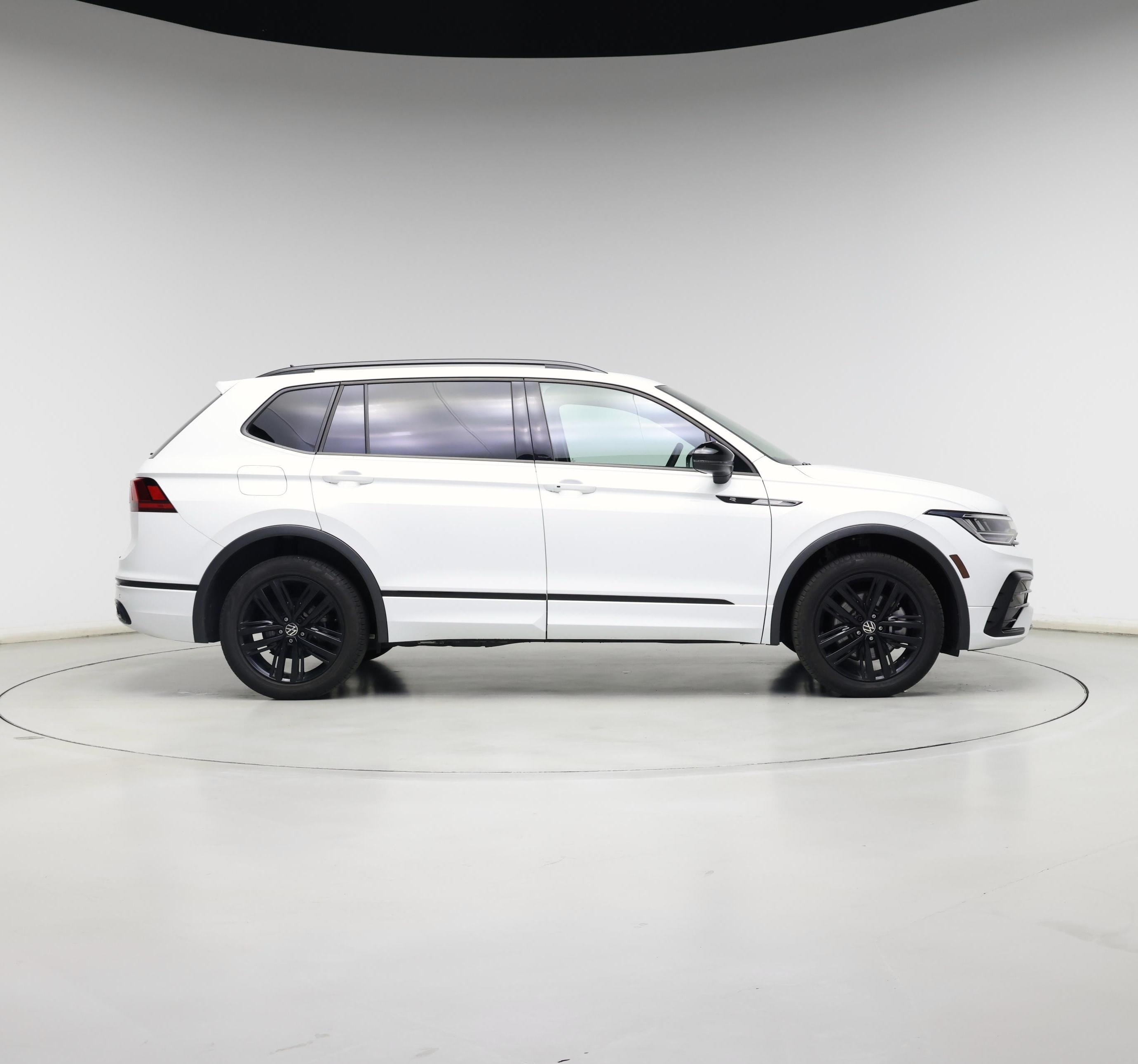 Thumbnail: 2022 Volkswagen Tiguan - 7