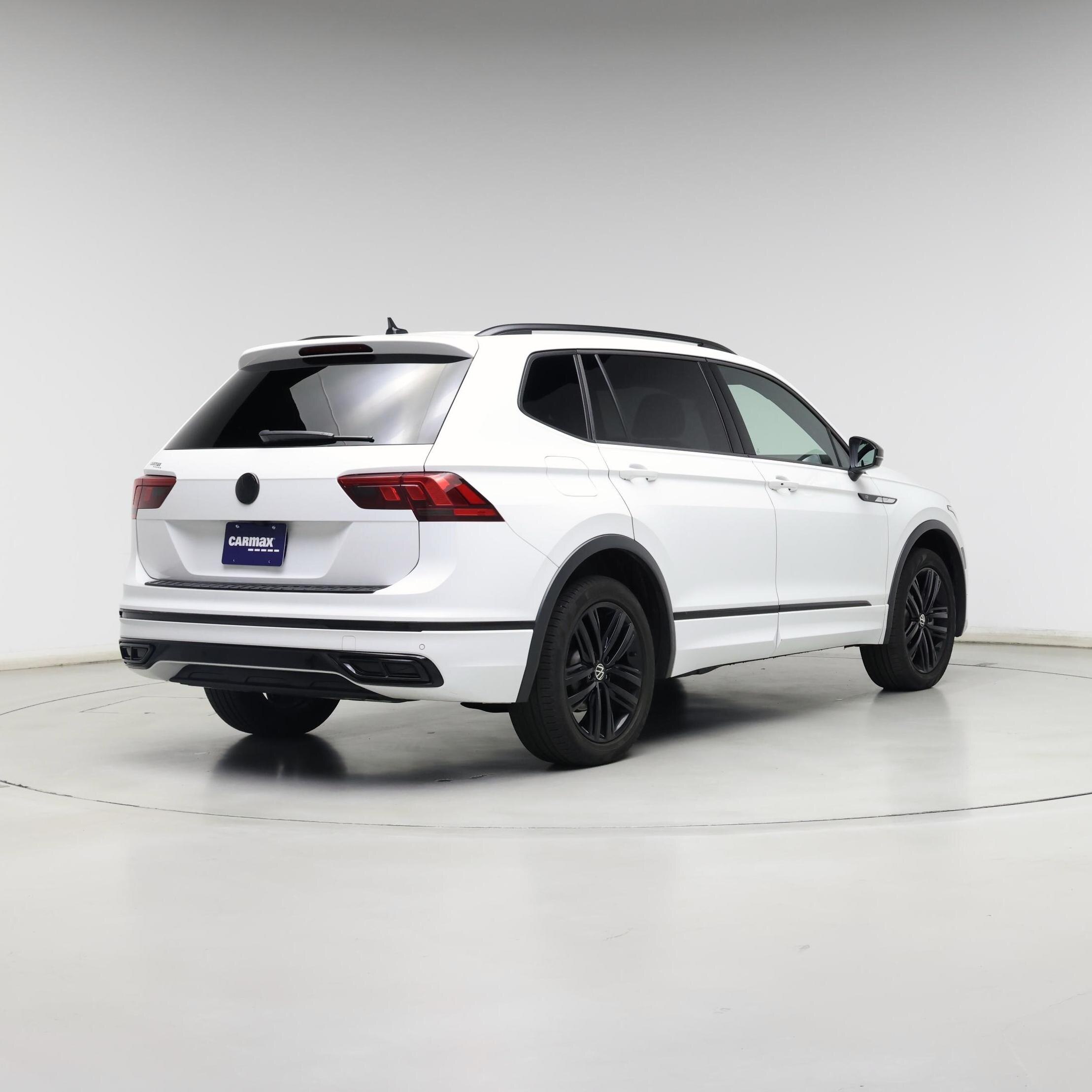 Thumbnail: 2022 Volkswagen Tiguan - 8