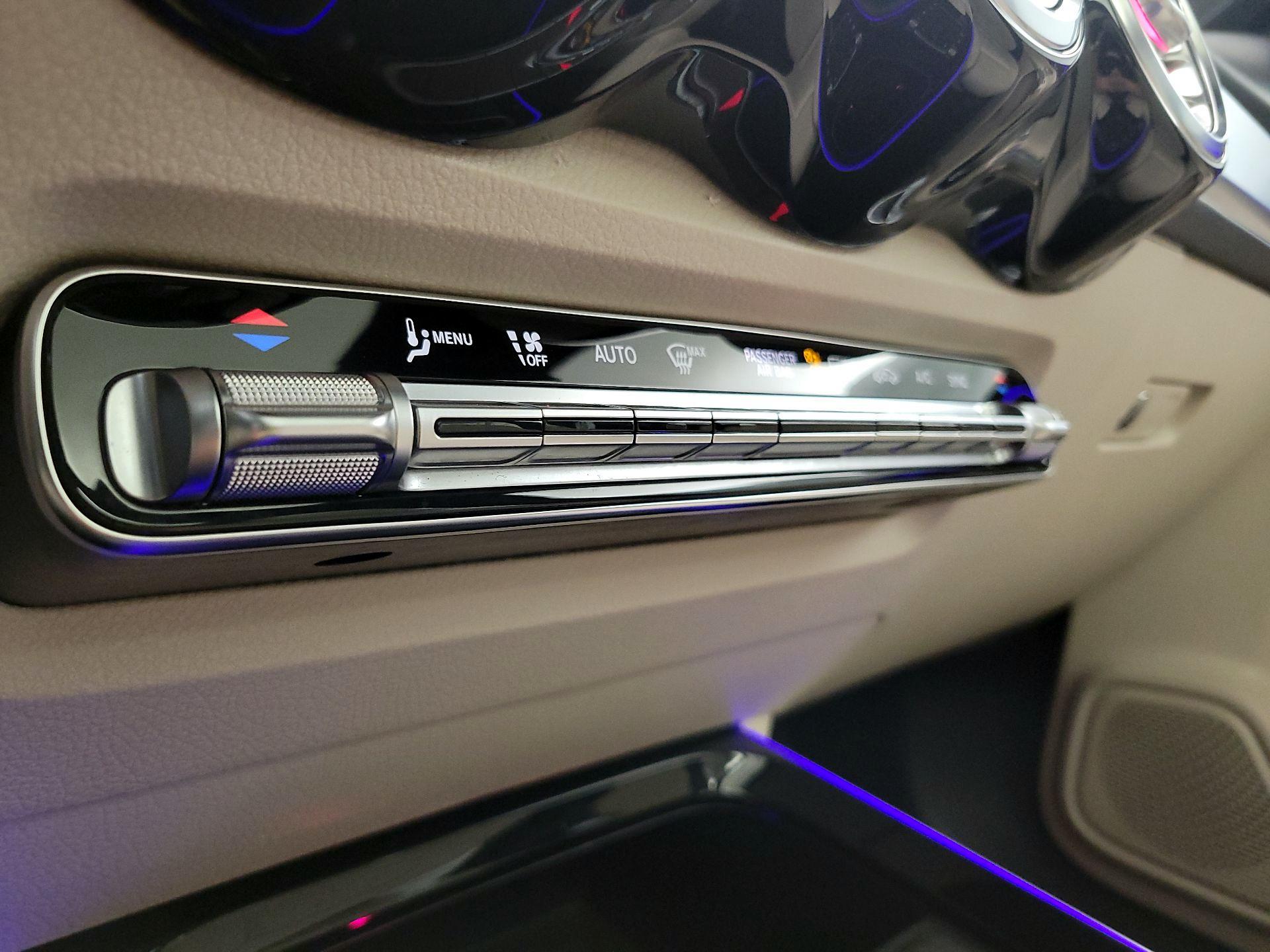 Thumbnail: 2021 Mercedes-Benz GLB - 16