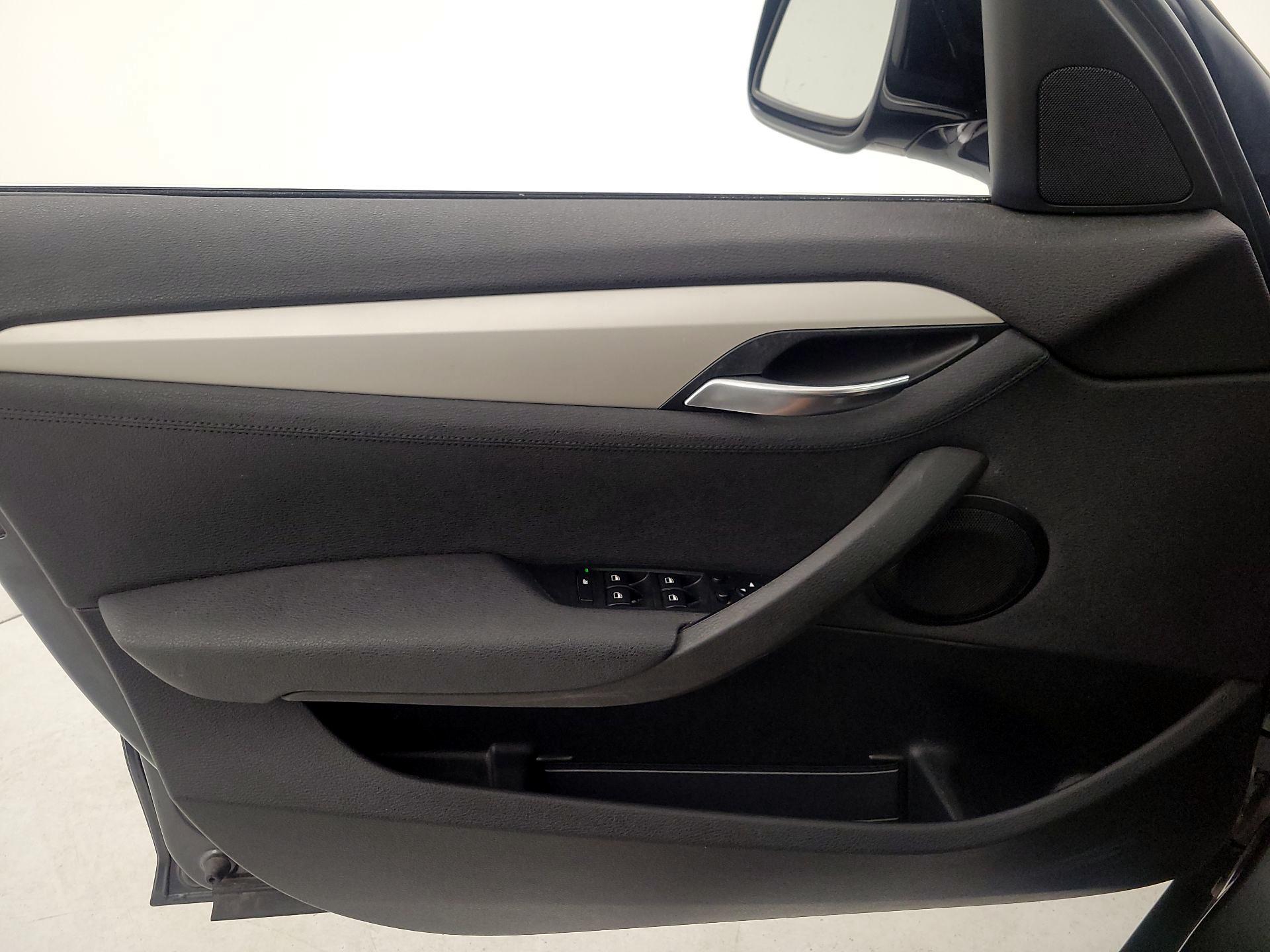 Thumbnail: 2015 BMW X1 - 12