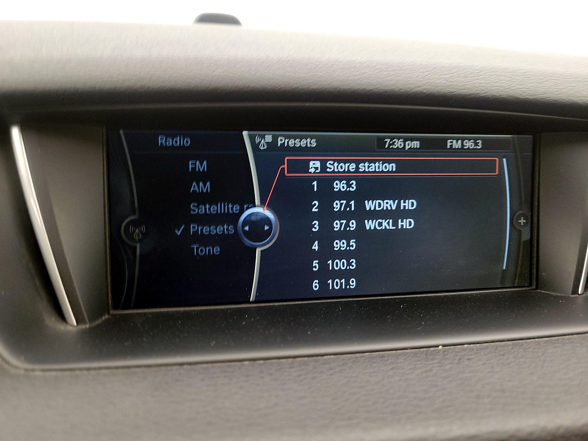 Thumbnail: 2015 BMW X1 - 15