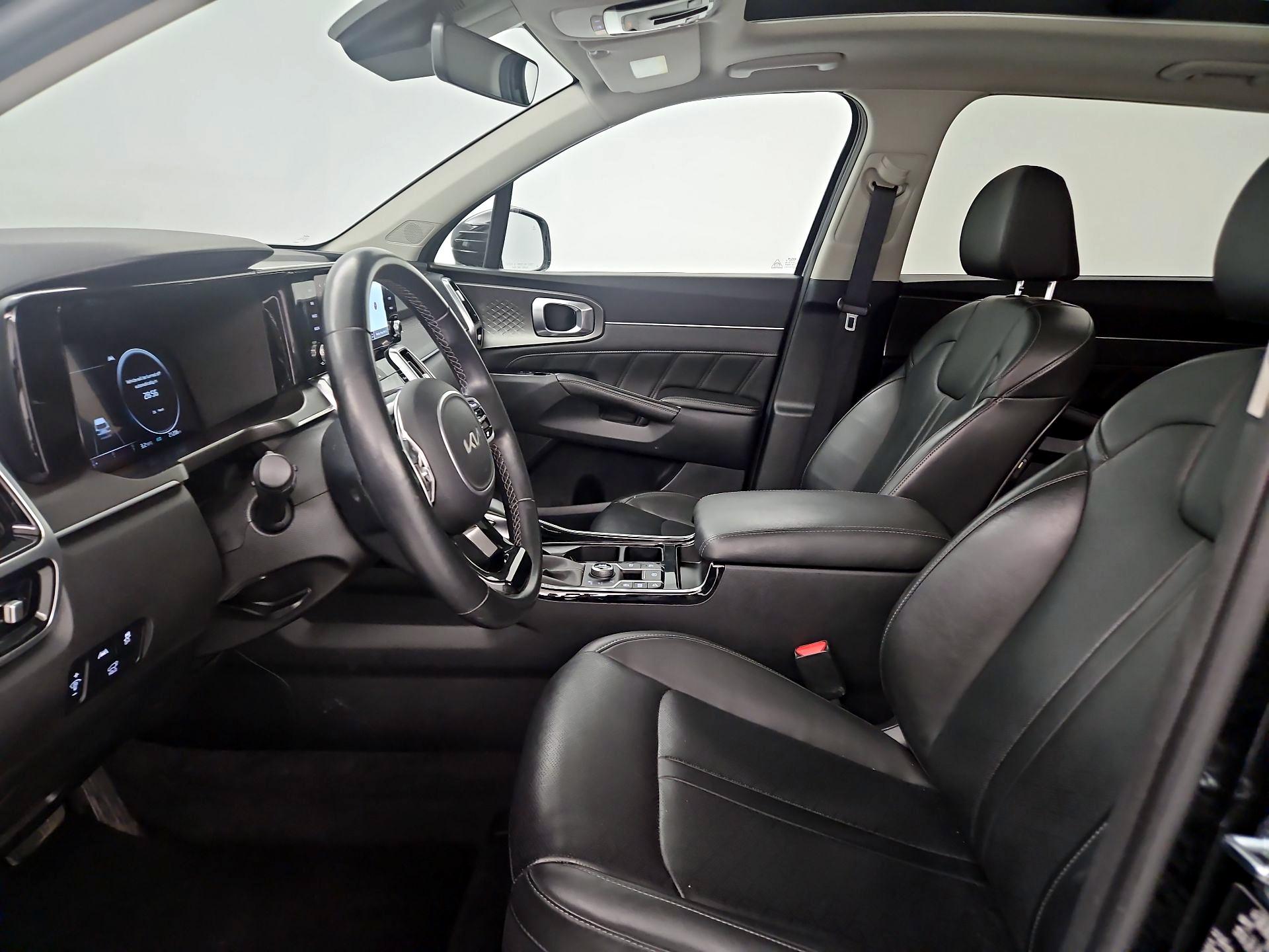 Thumbnail: 2023 Kia Sorento - 11