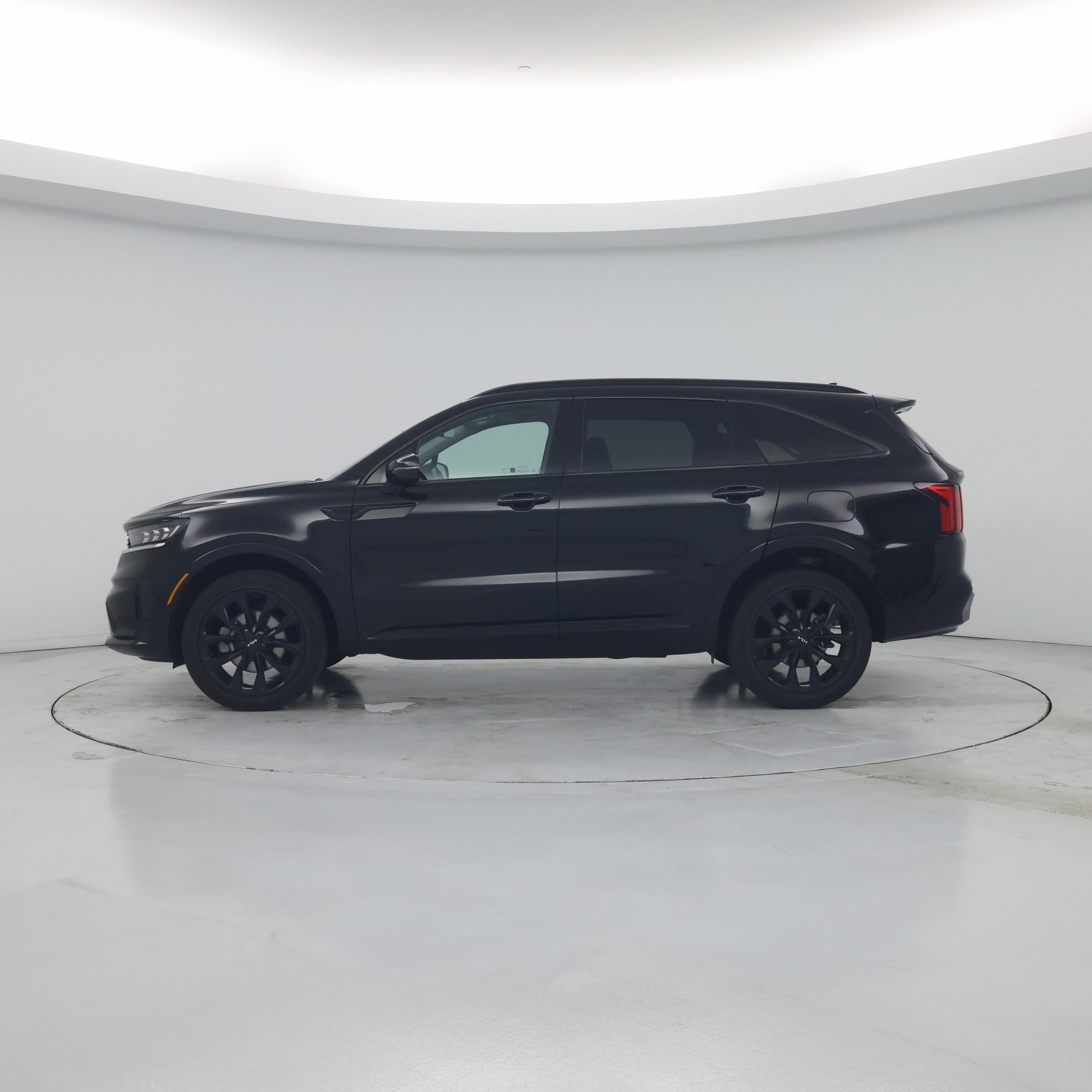 Thumbnail: 2023 Kia Sorento - 3