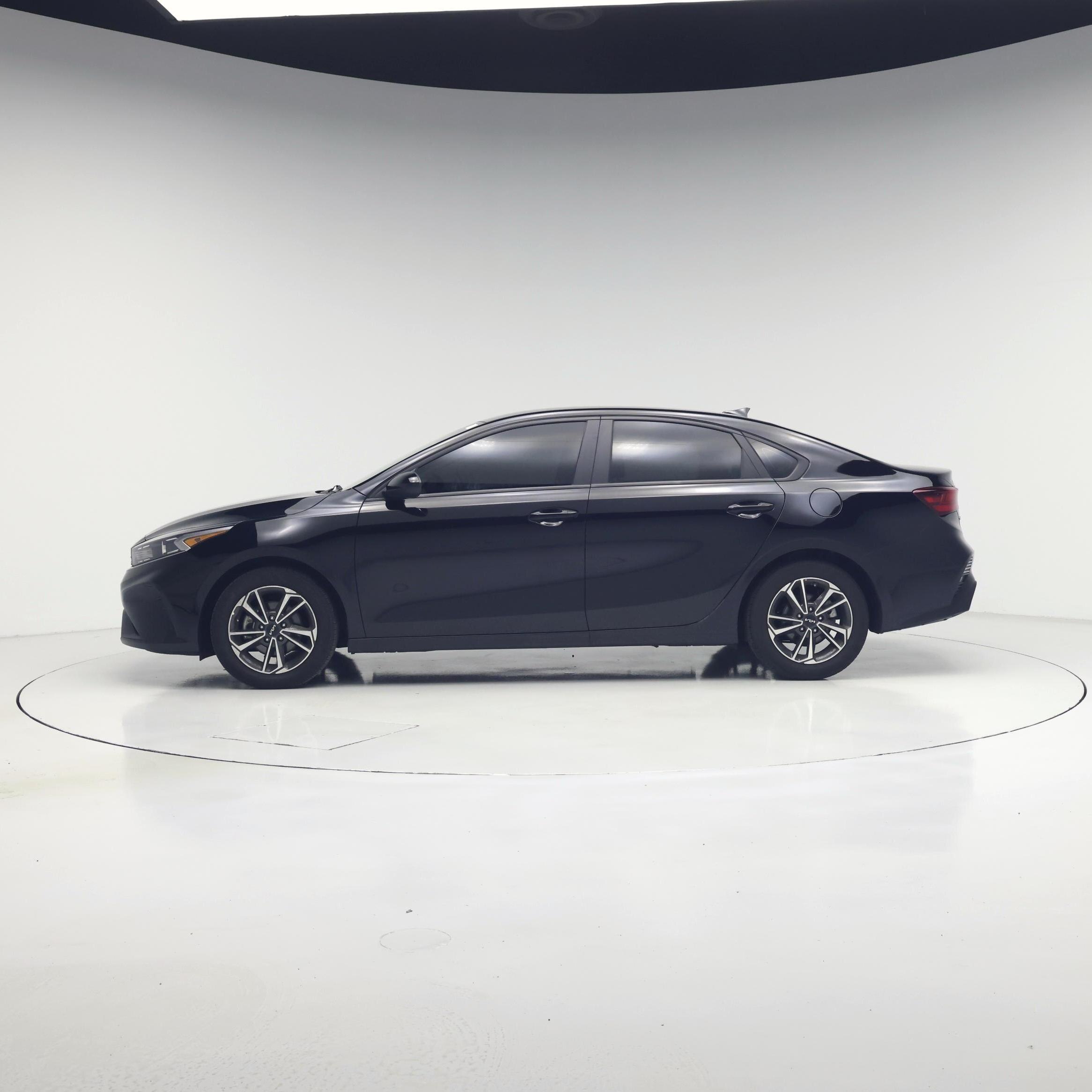 Thumbnail: 2023 Kia Forte - 3