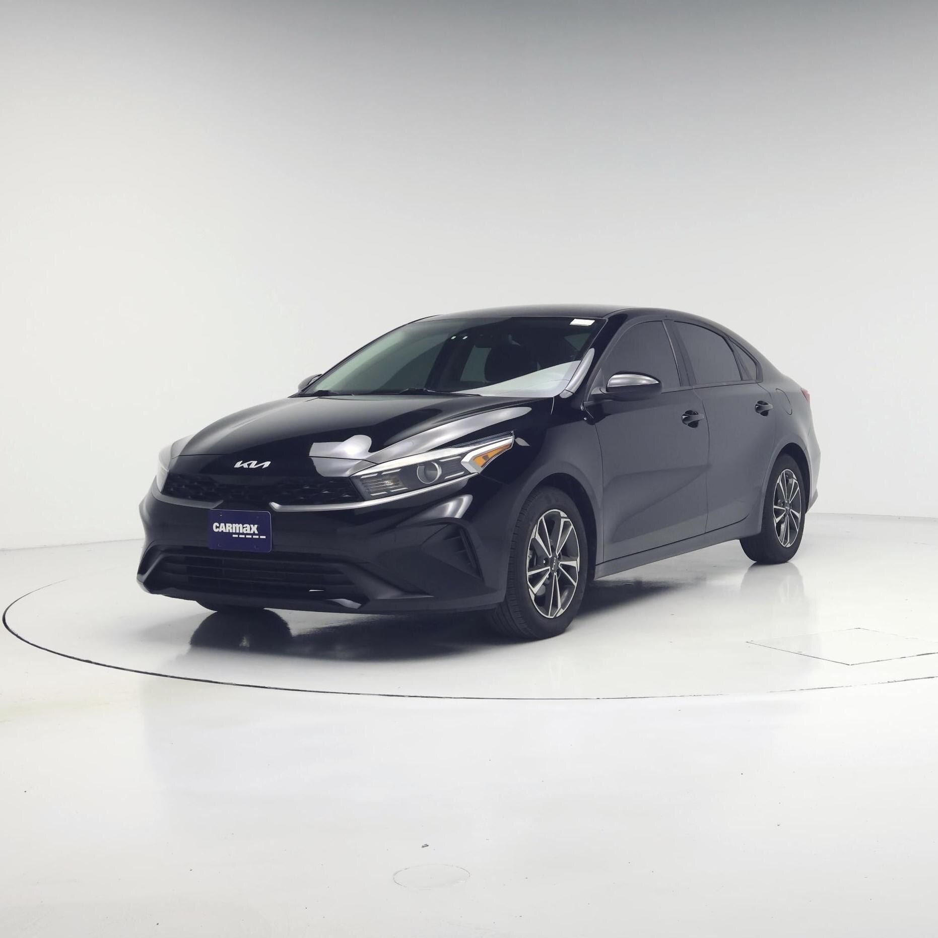 Thumbnail: 2023 Kia Forte - 4