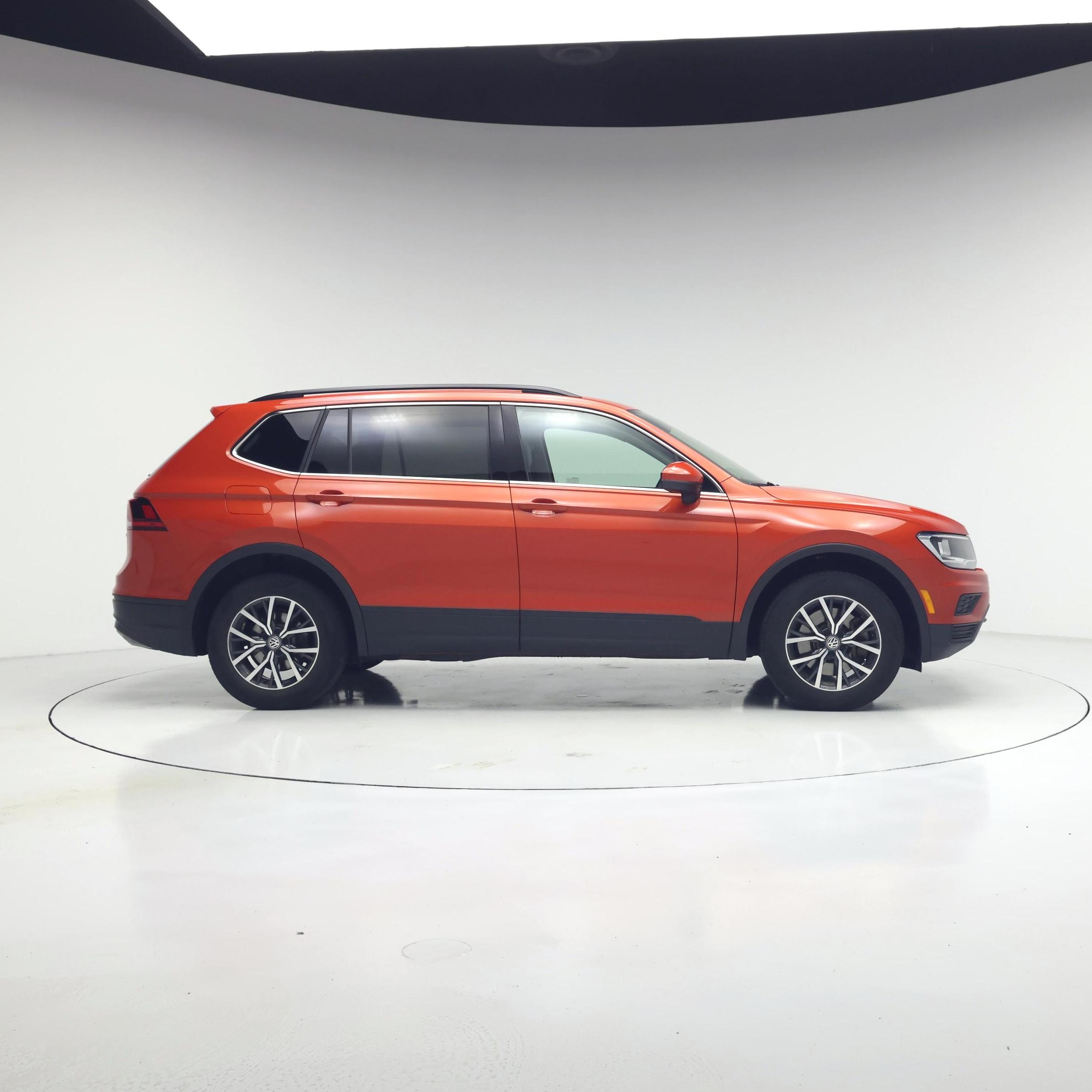 Thumbnail: 2019 Volkswagen Tiguan - 7