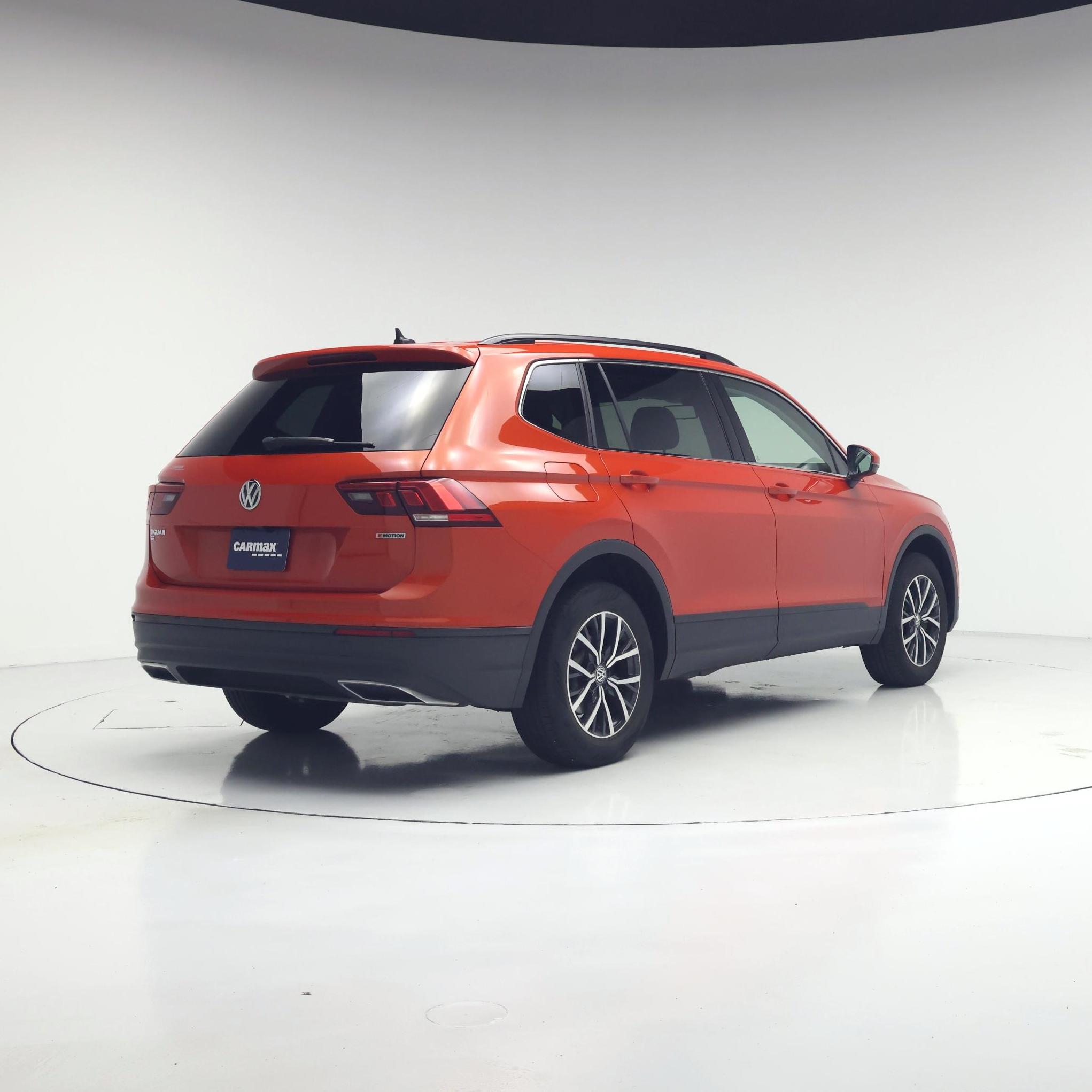 Thumbnail: 2019 Volkswagen Tiguan - 8