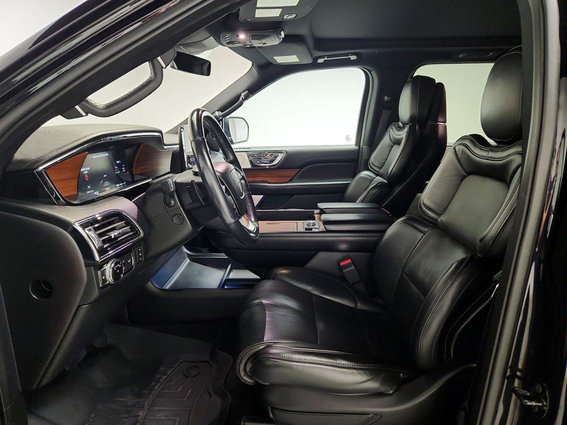 Thumbnail: 2019 Lincoln Navigator - 11