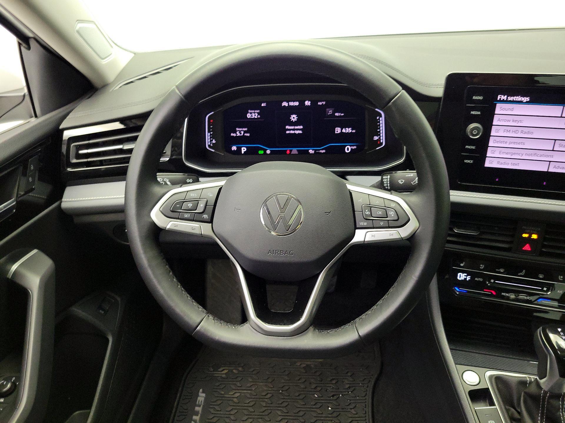 Thumbnail: 2025 Volkswagen Jetta - 10