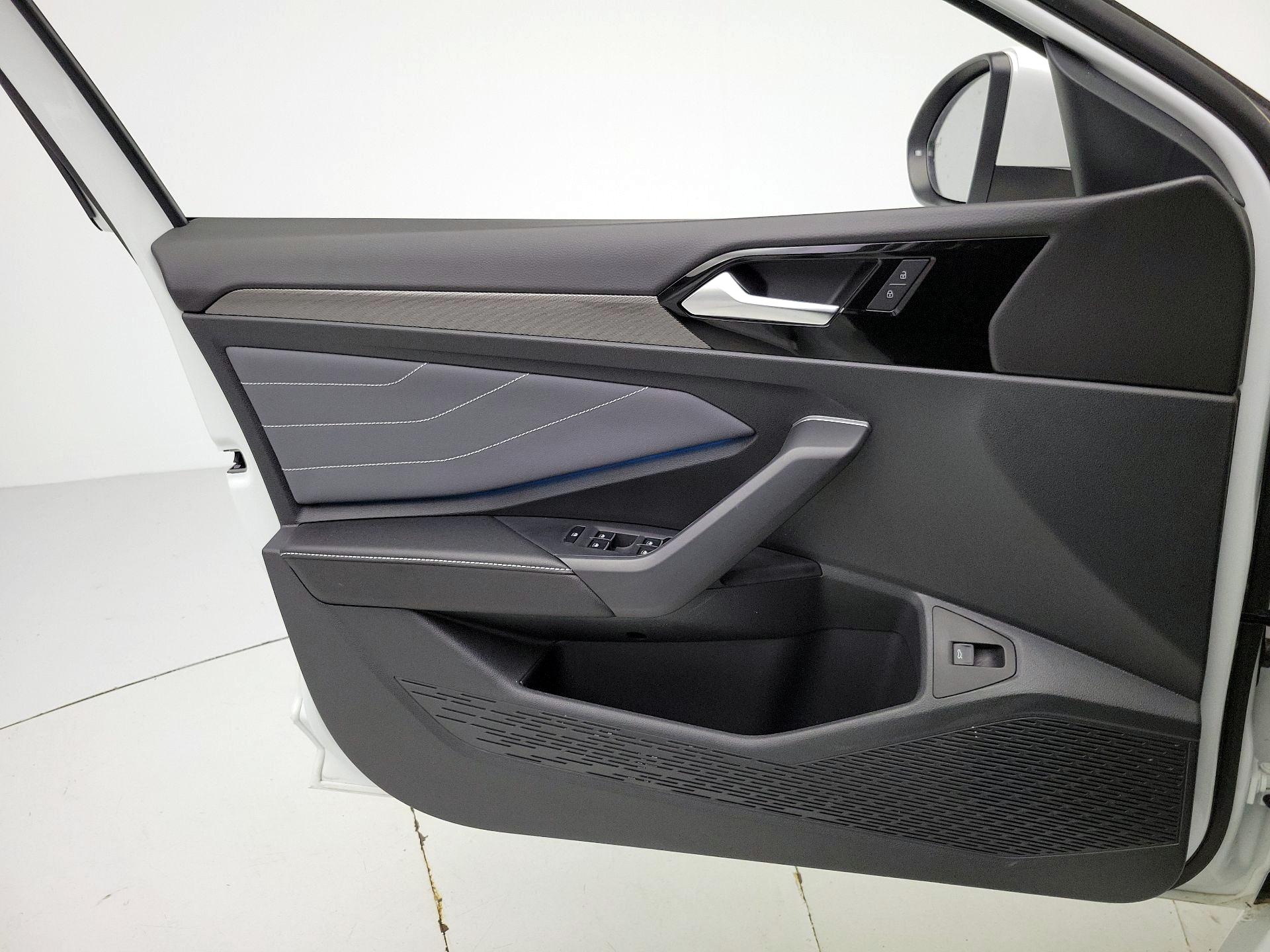 Thumbnail: 2025 Volkswagen Jetta - 12