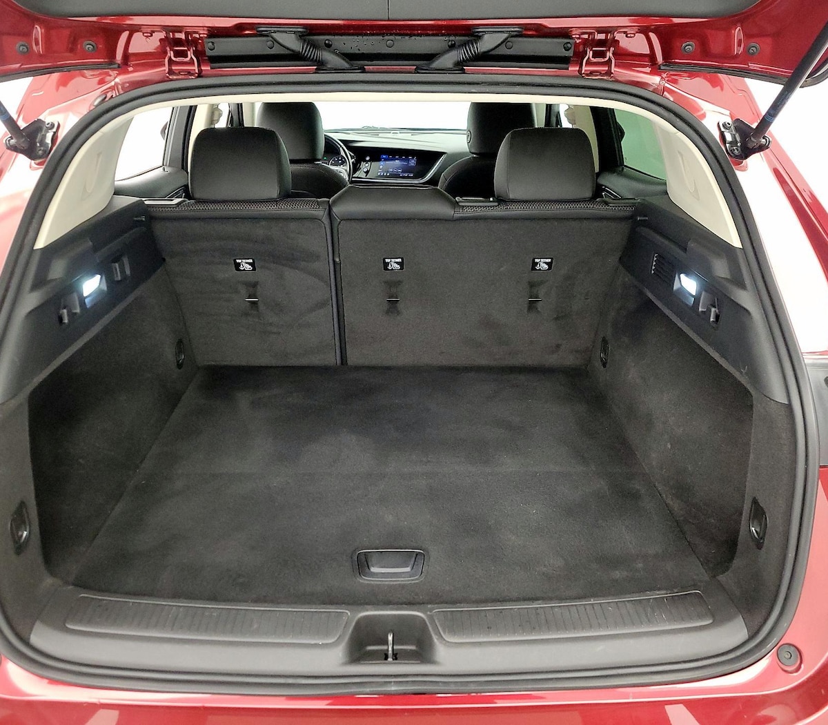 Trunk/Cargo (Seats Up)
