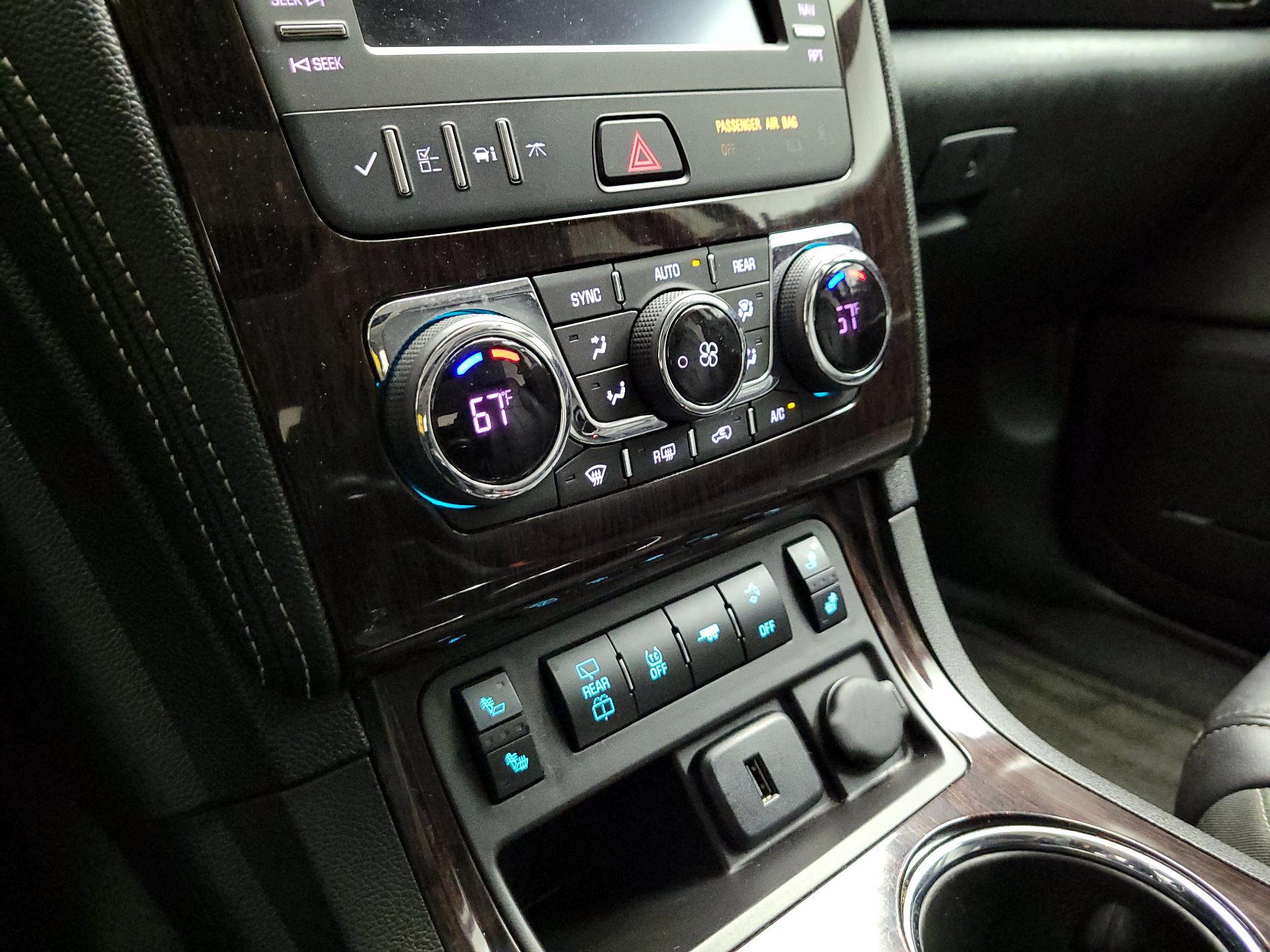 Thumbnail: 2017 Chevrolet Traverse - 16