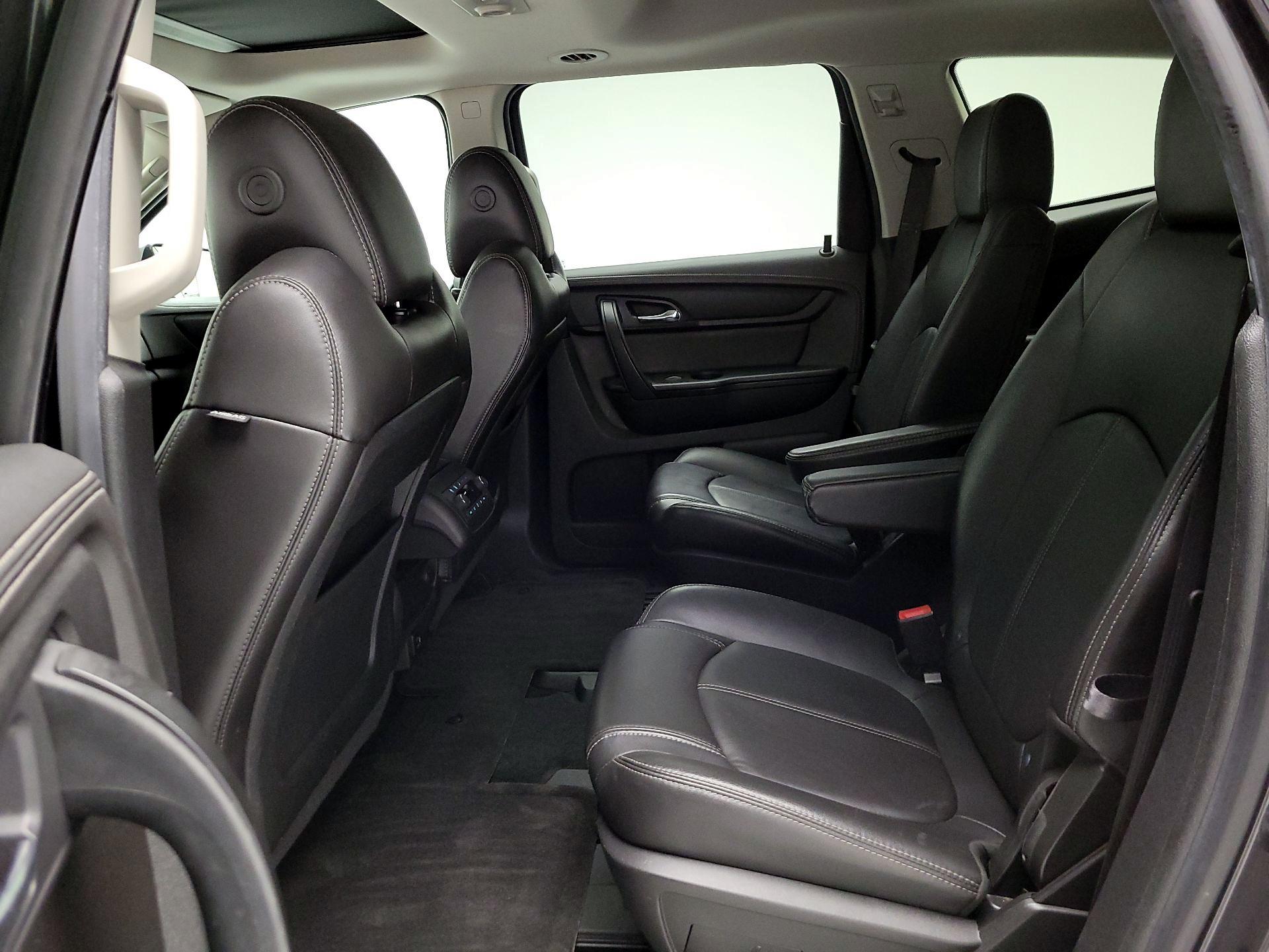 Thumbnail: 2017 Chevrolet Traverse - 19