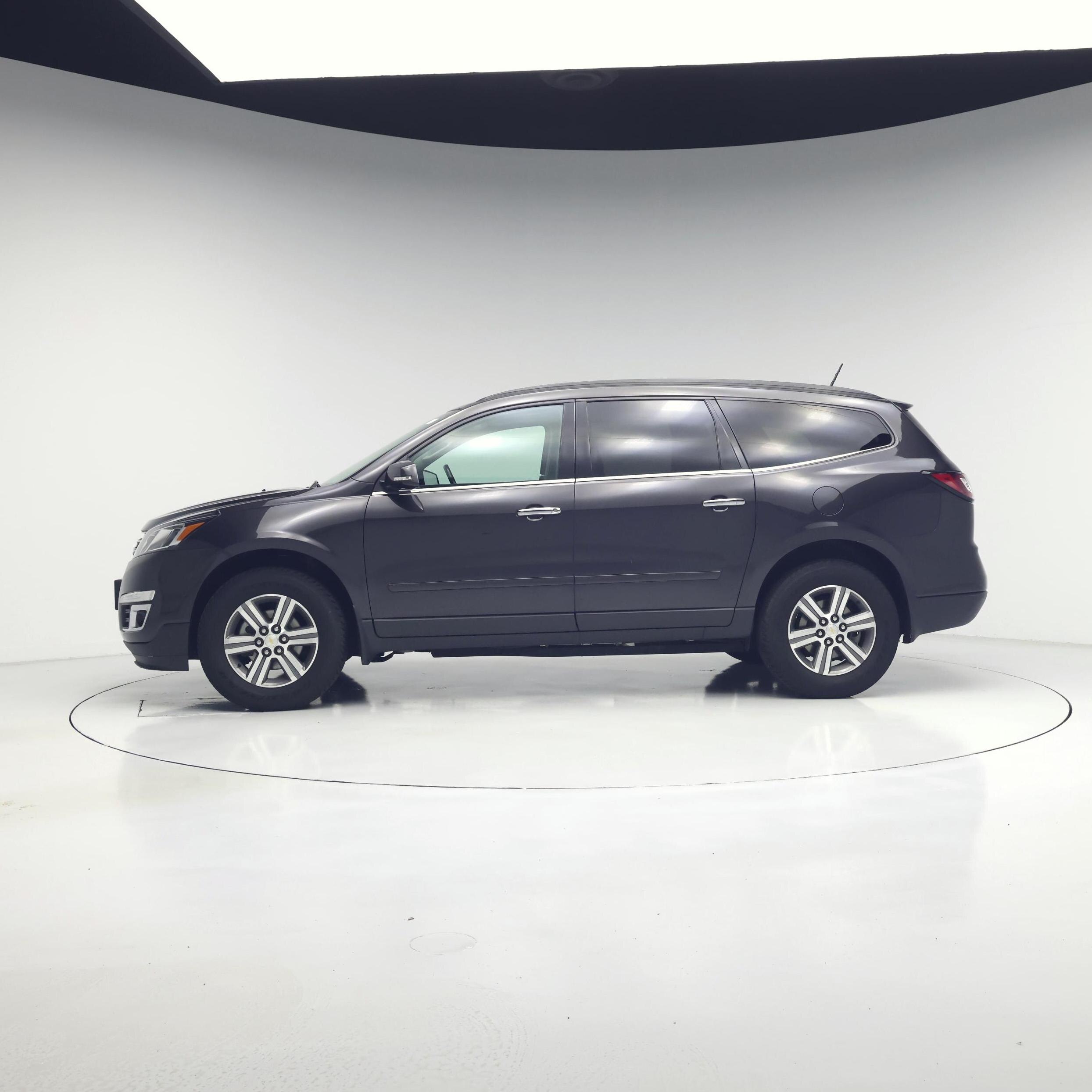 Thumbnail: 2017 Chevrolet Traverse - 3