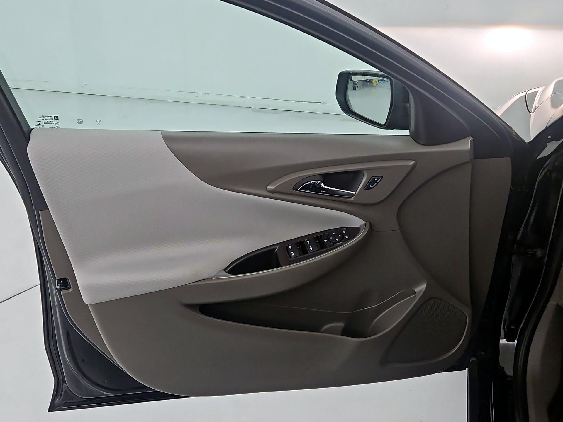 Thumbnail: 2025 Chevrolet Malibu - 12