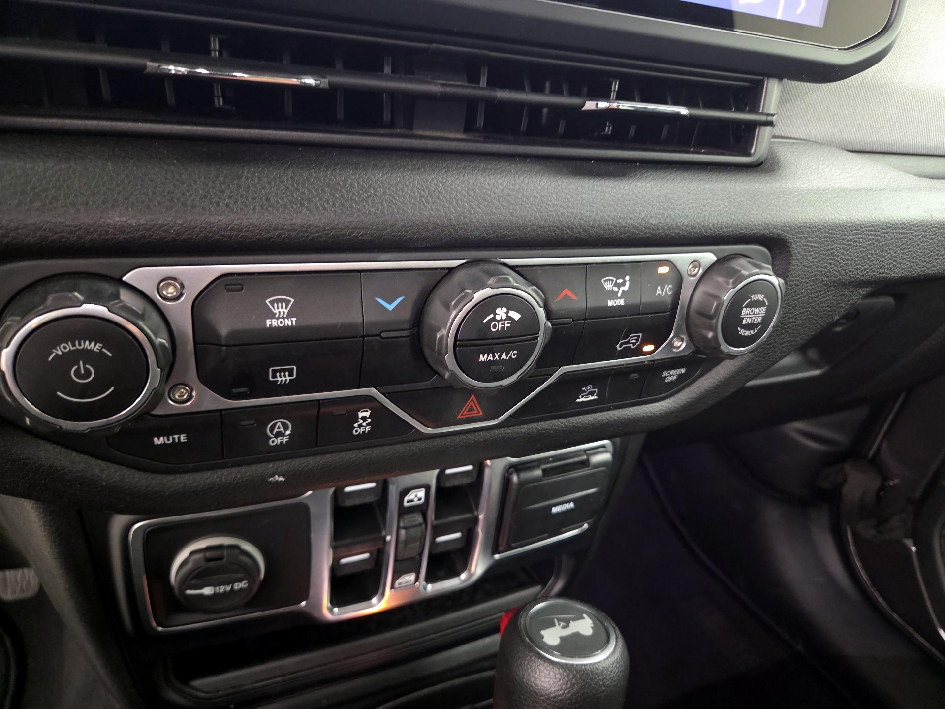 Thumbnail: 2025 Jeep Wrangler - 16