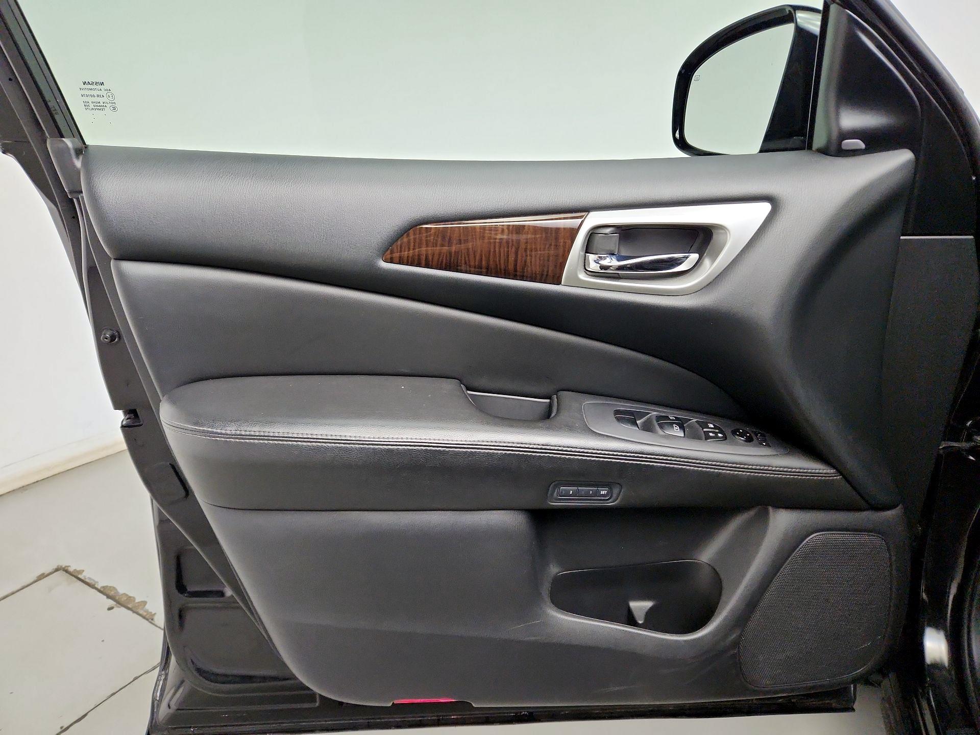 Thumbnail: 2015 Nissan Pathfinder - 12