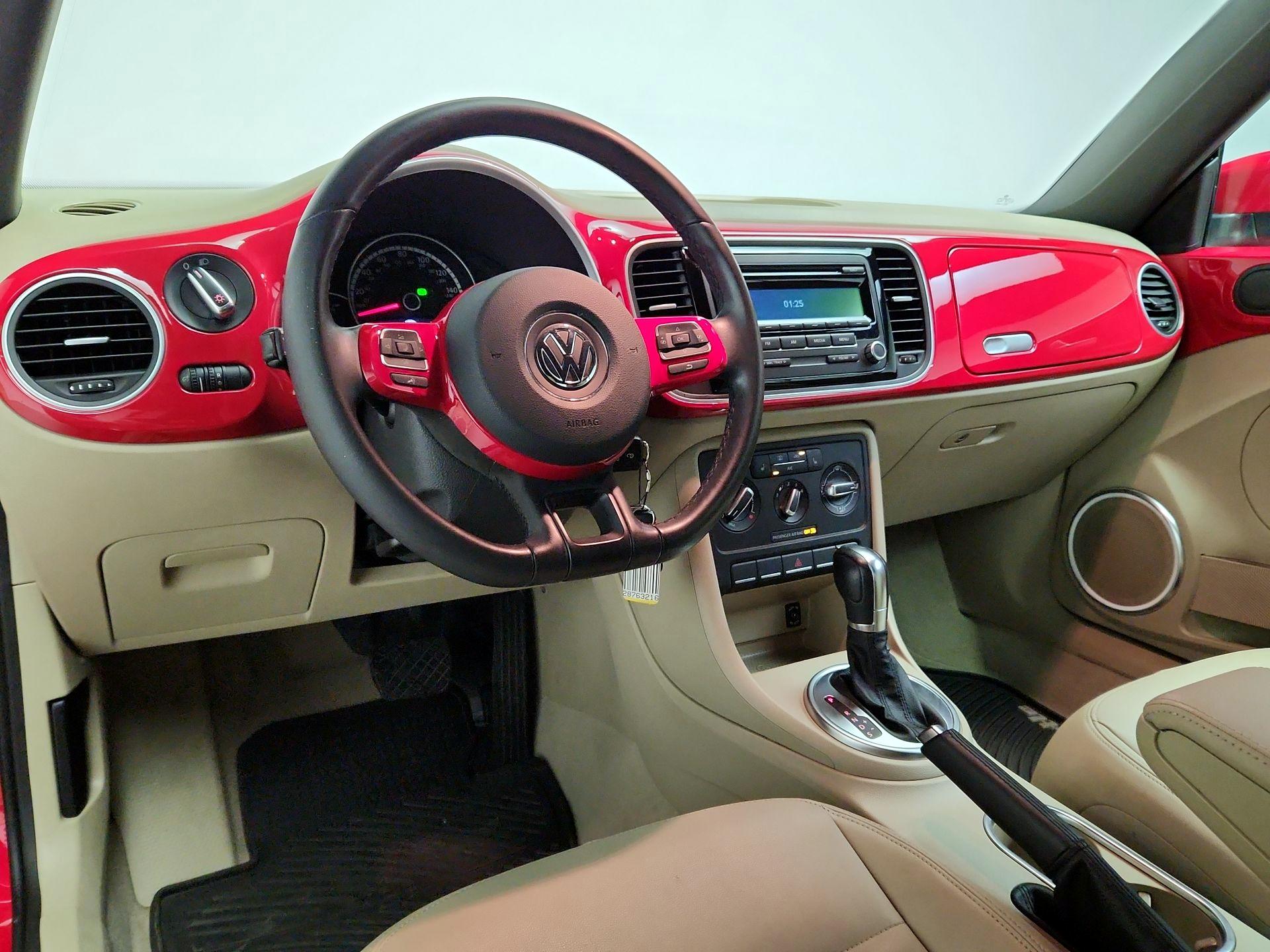 Thumbnail: 2014 Volkswagen Beetle - 9