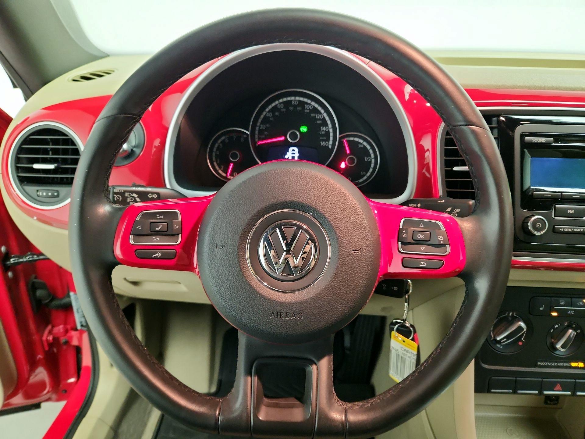 Thumbnail: 2014 Volkswagen Beetle - 10
