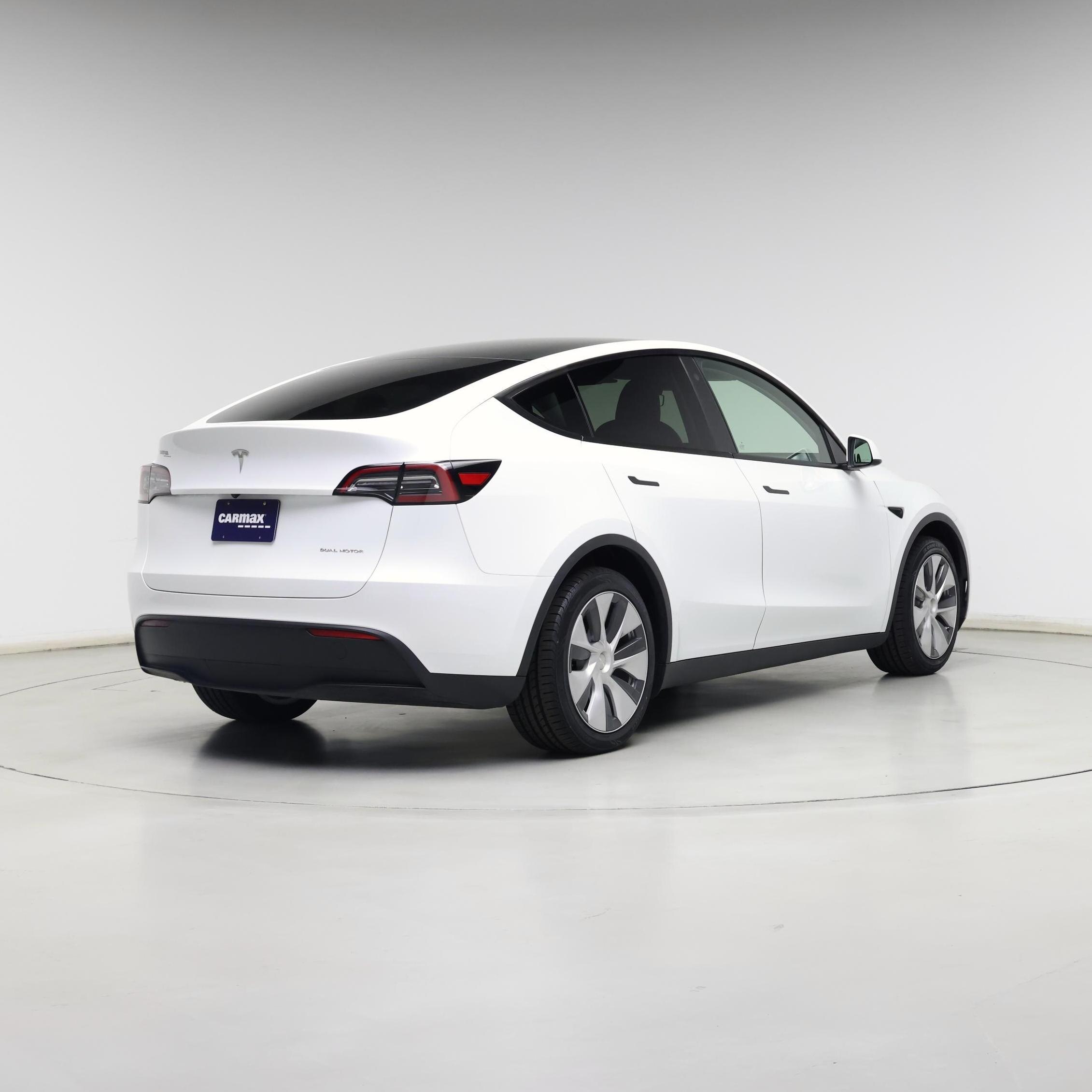Thumbnail: 2023 Tesla Model Y - 8