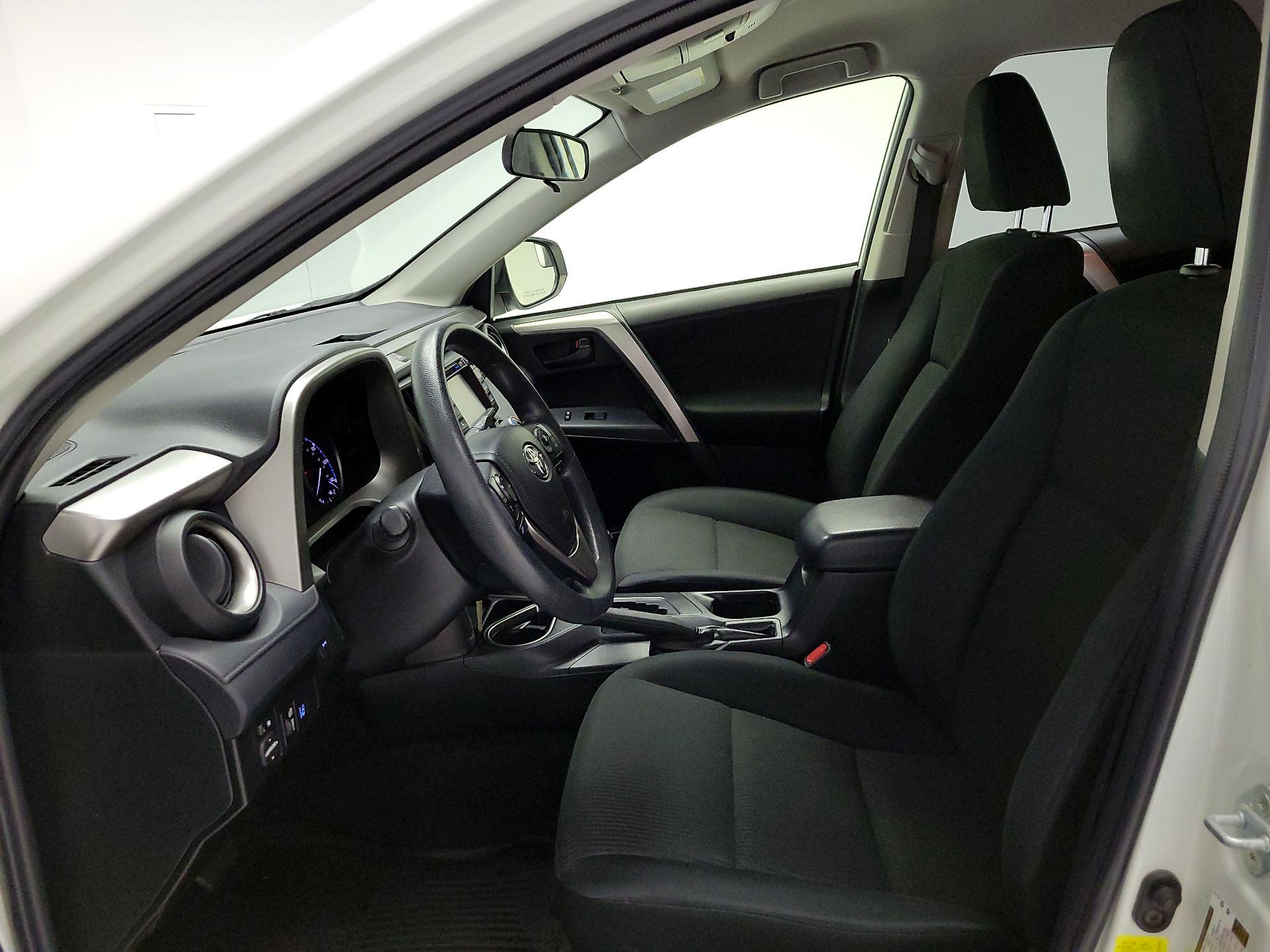 Thumbnail: 2018 Toyota RAV4 - 11