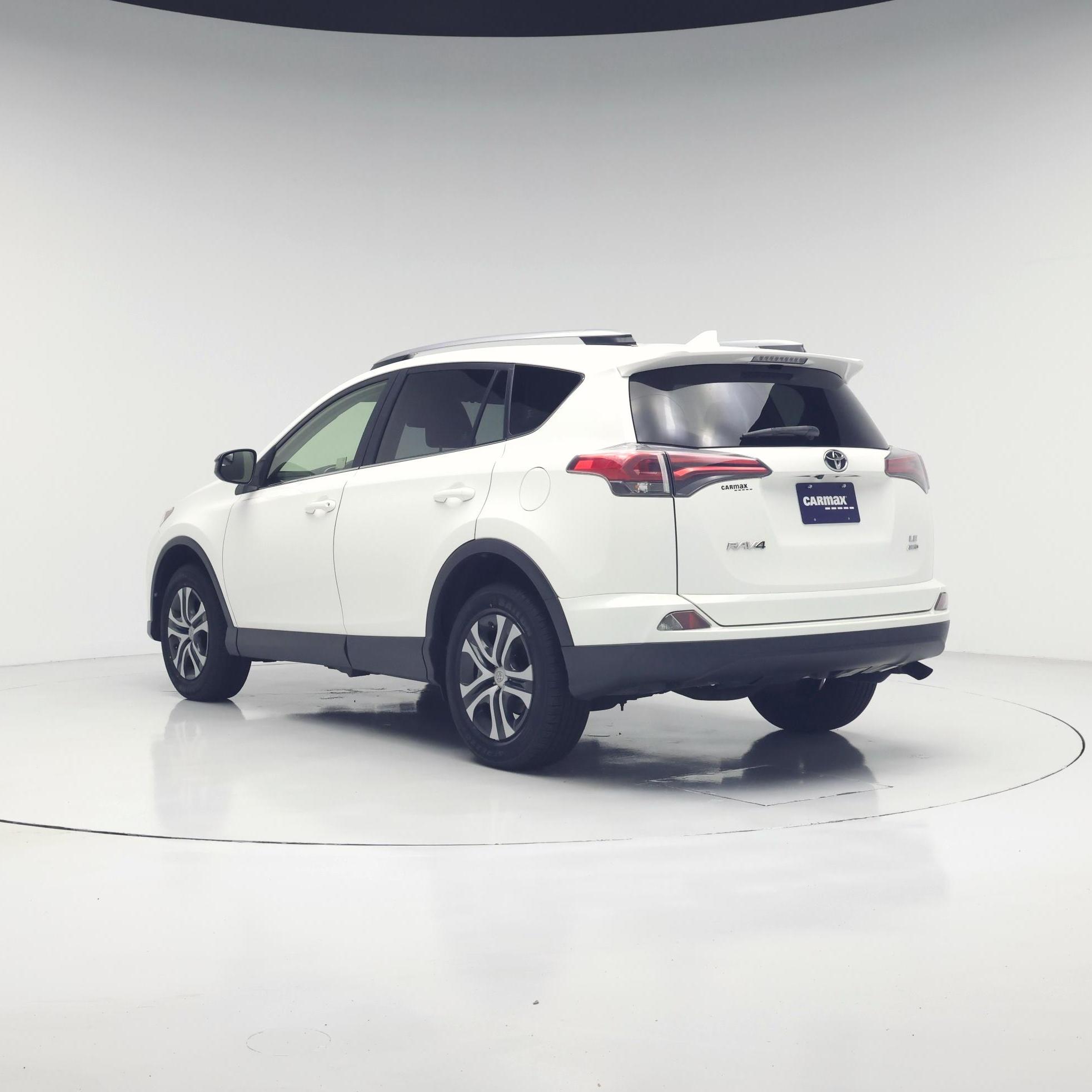 Thumbnail: 2018 Toyota RAV4 - 2
