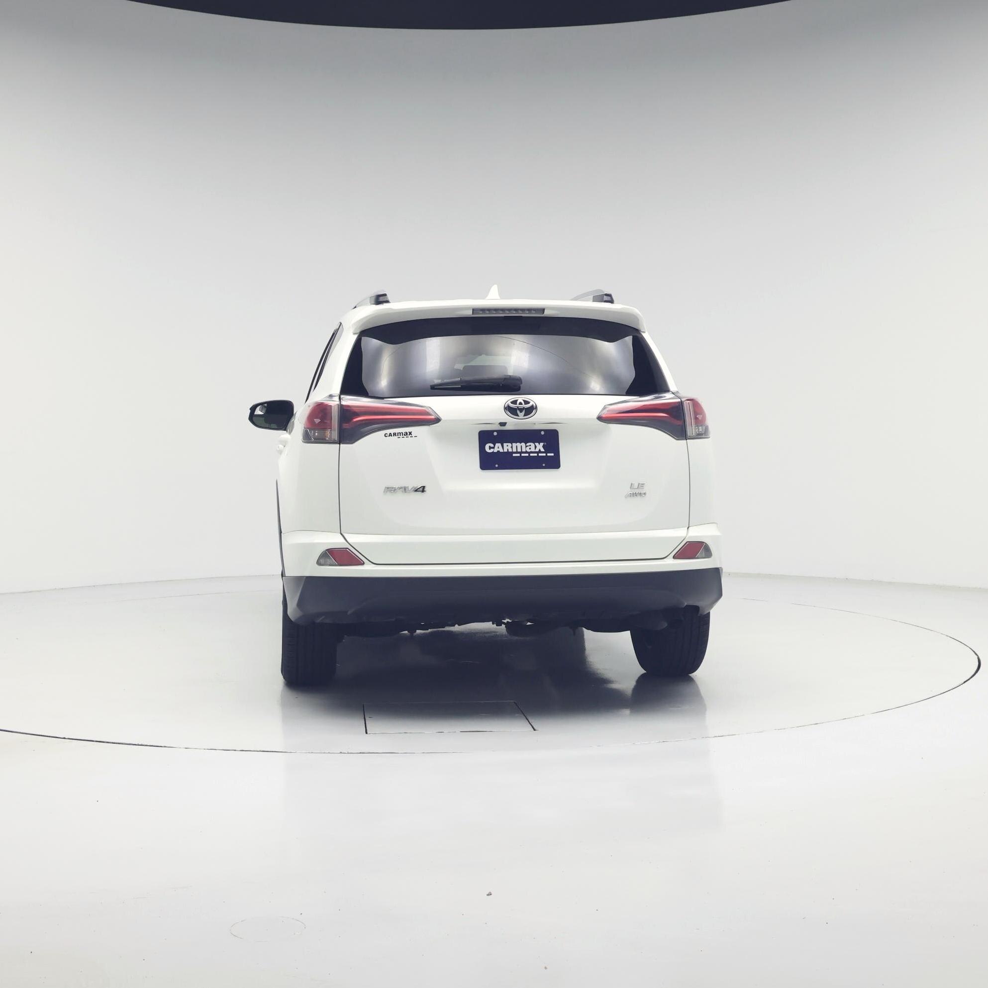 Thumbnail: 2018 Toyota RAV4 - 6