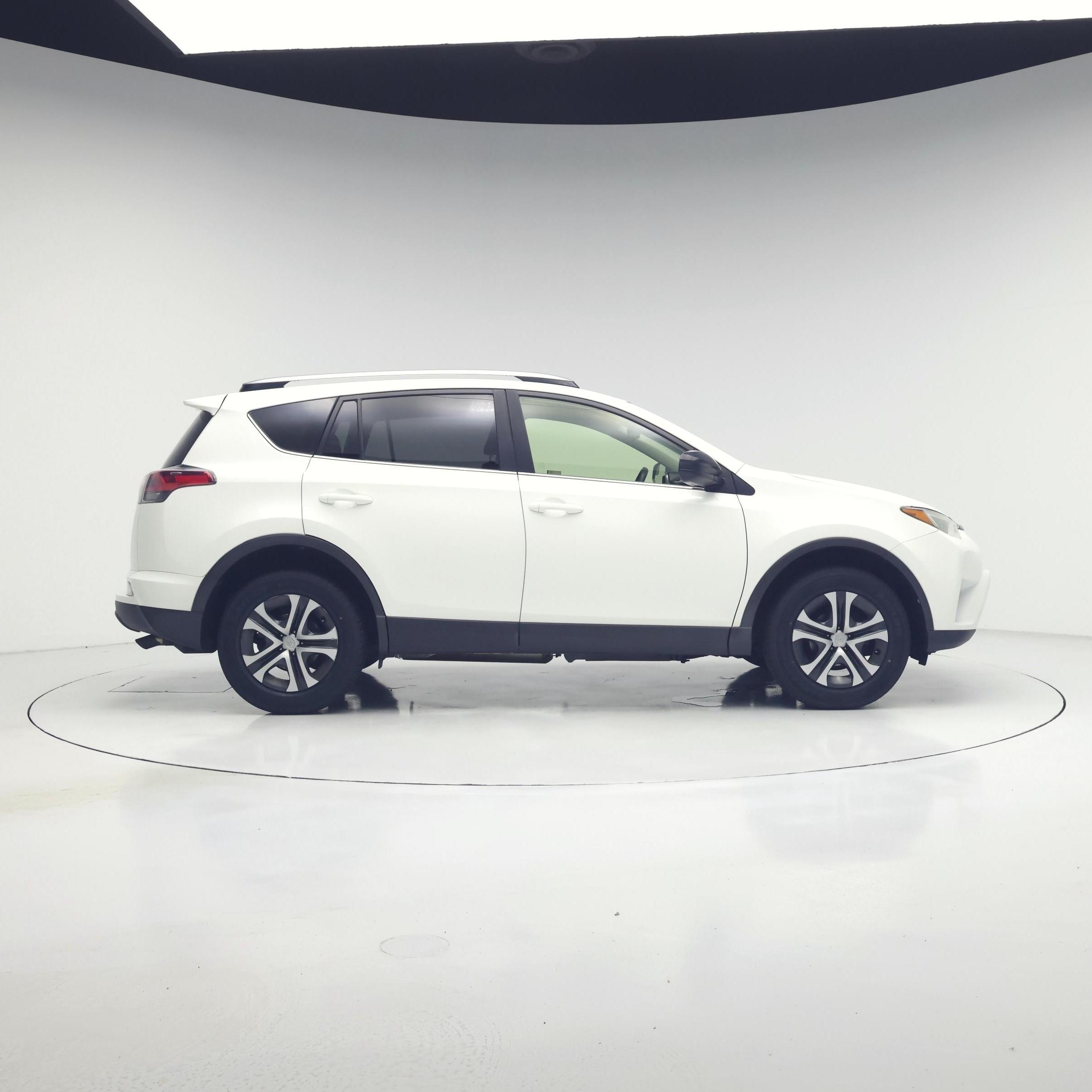 Thumbnail: 2018 Toyota RAV4 - 7