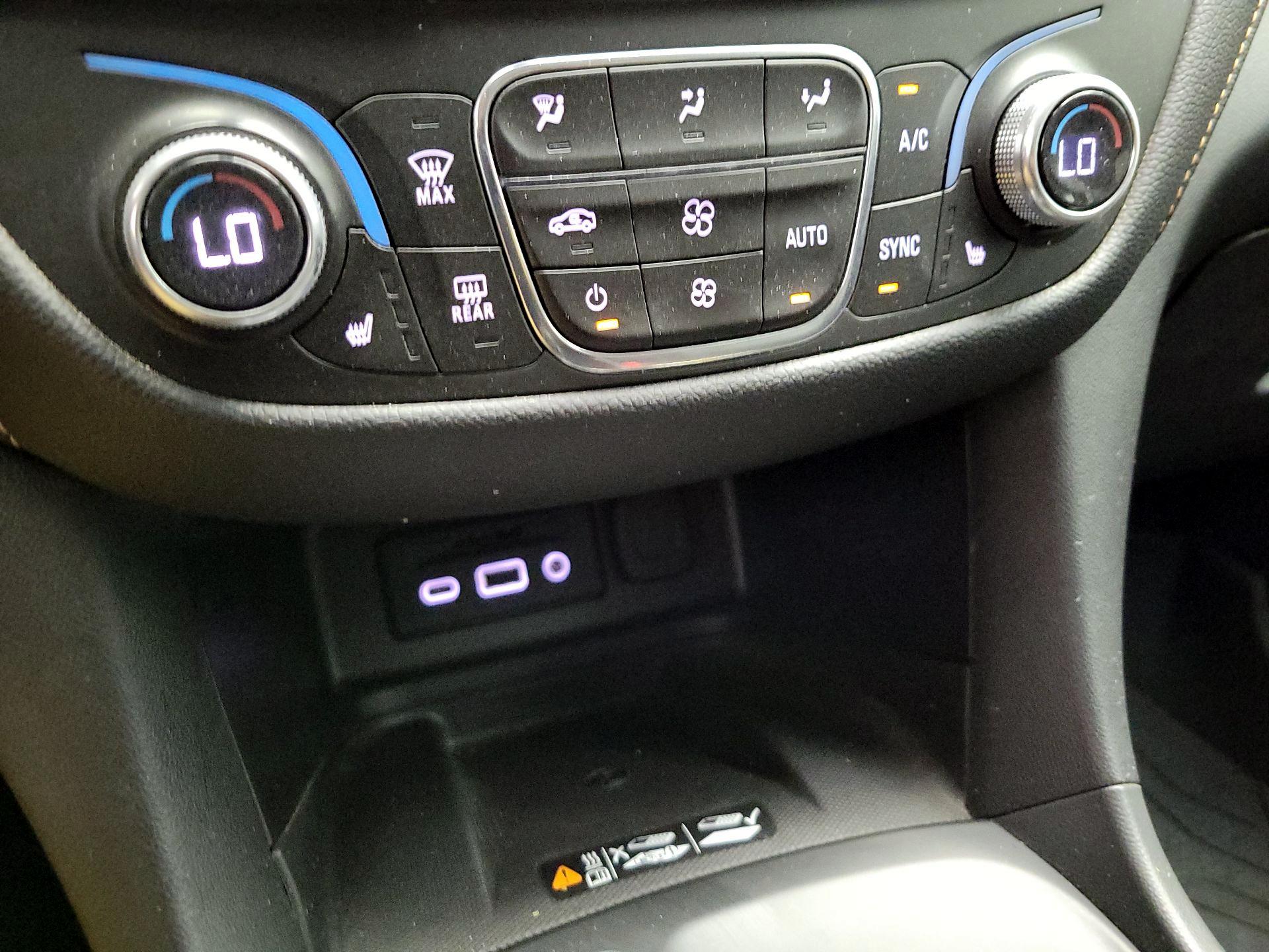Thumbnail: 2020 Chevrolet Equinox - 15