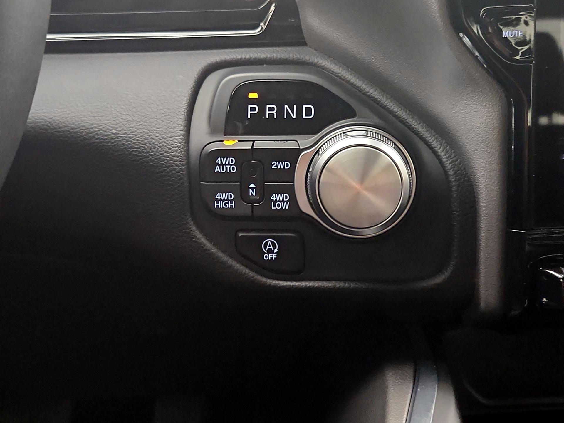 Thumbnail: 2025 RAM 1500 - 18