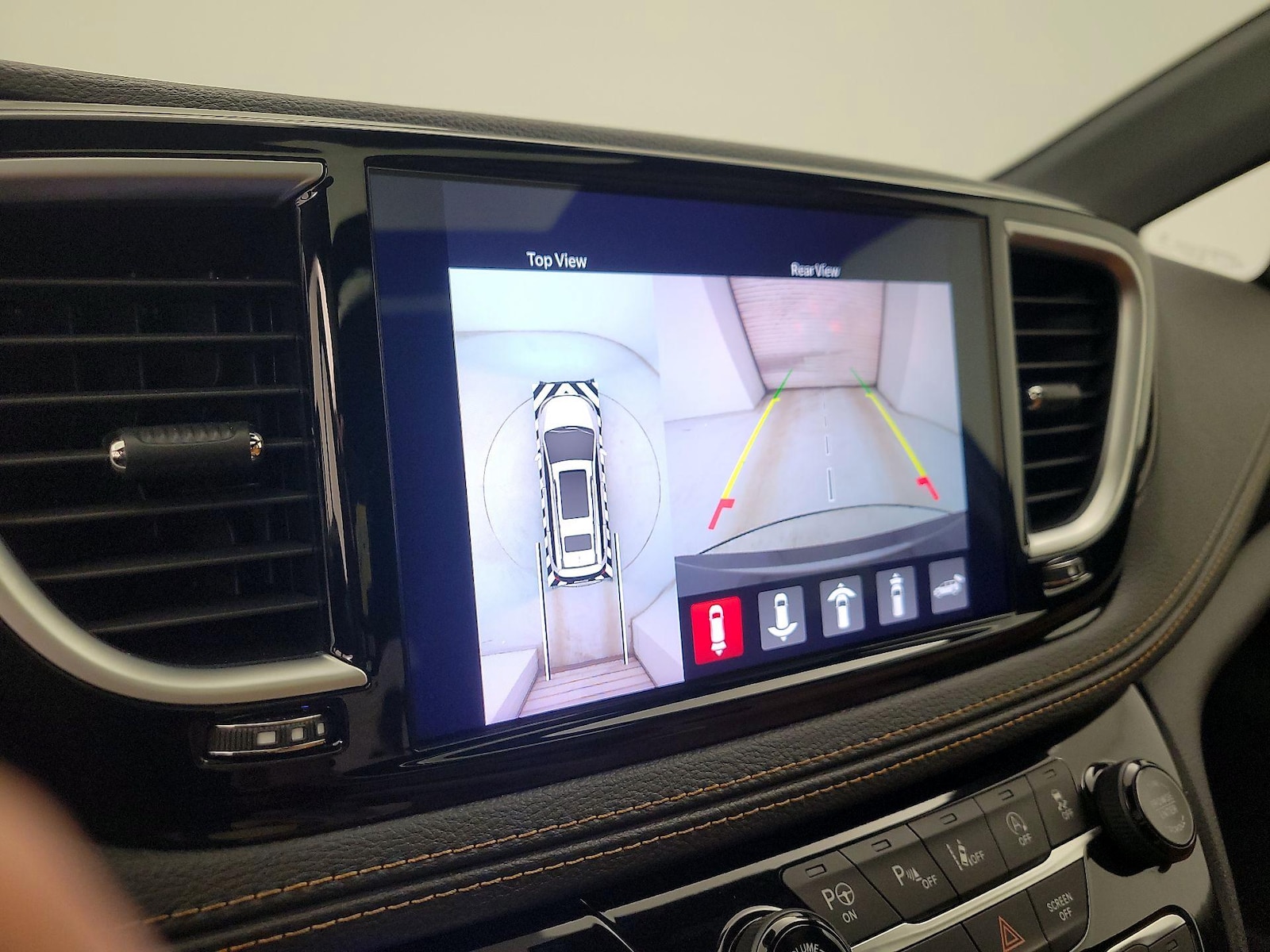 2023 Chrysler Pacifica Pinnacle - Photo 16