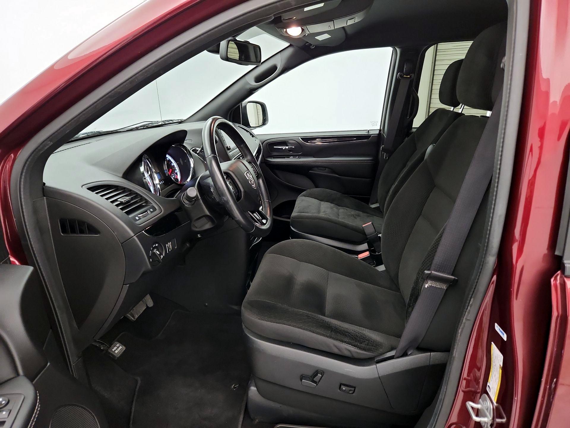Thumbnail: 2019 Dodge Grand Caravan - 11