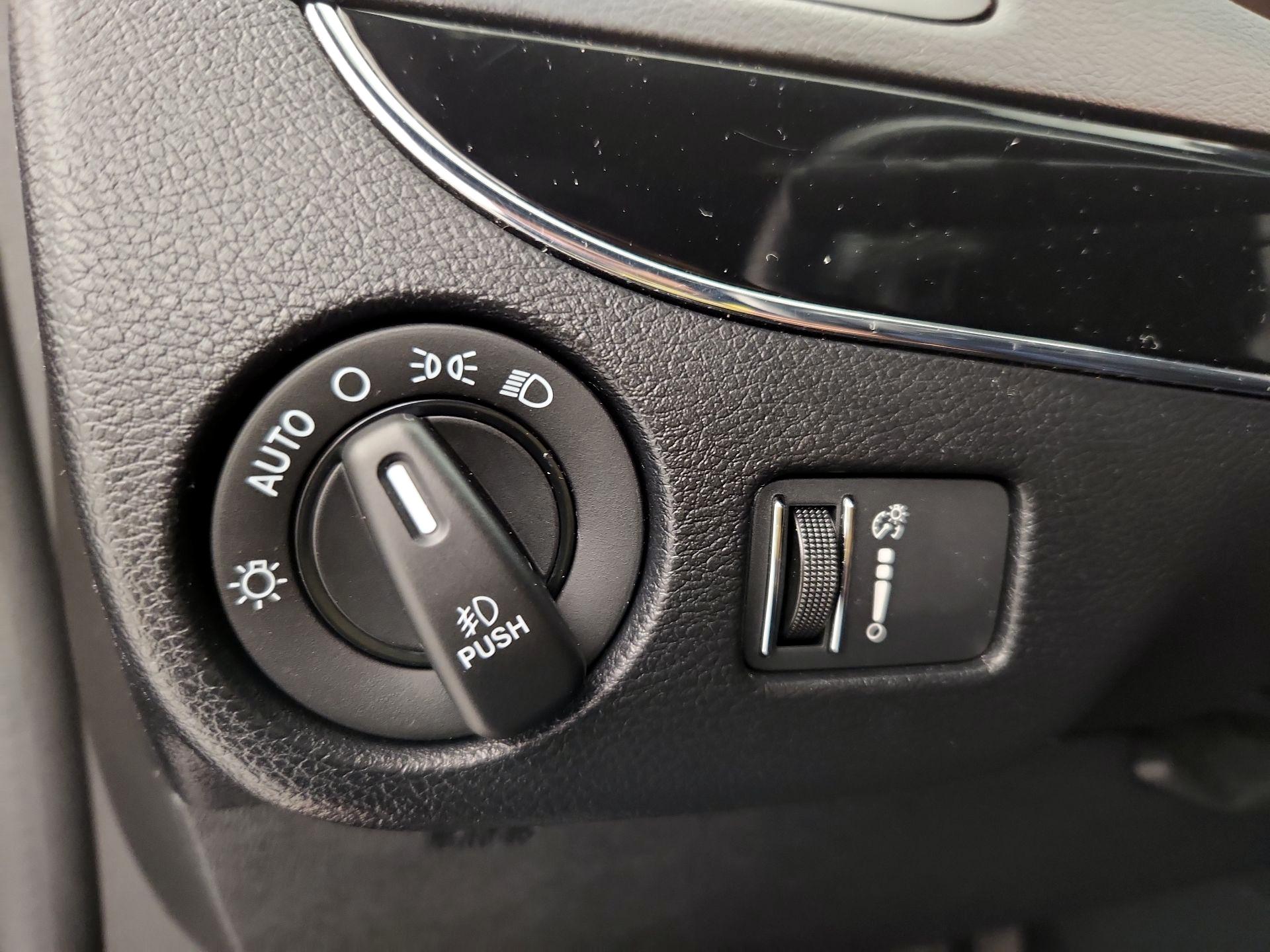 Thumbnail: 2019 Dodge Grand Caravan - 13
