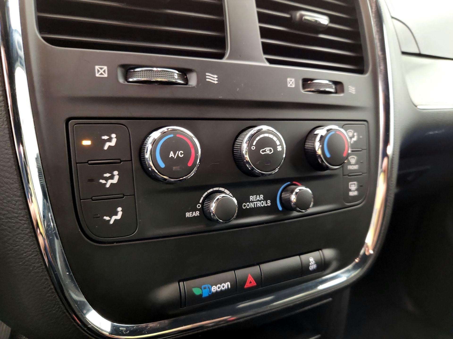 Thumbnail: 2019 Dodge Grand Caravan - 16