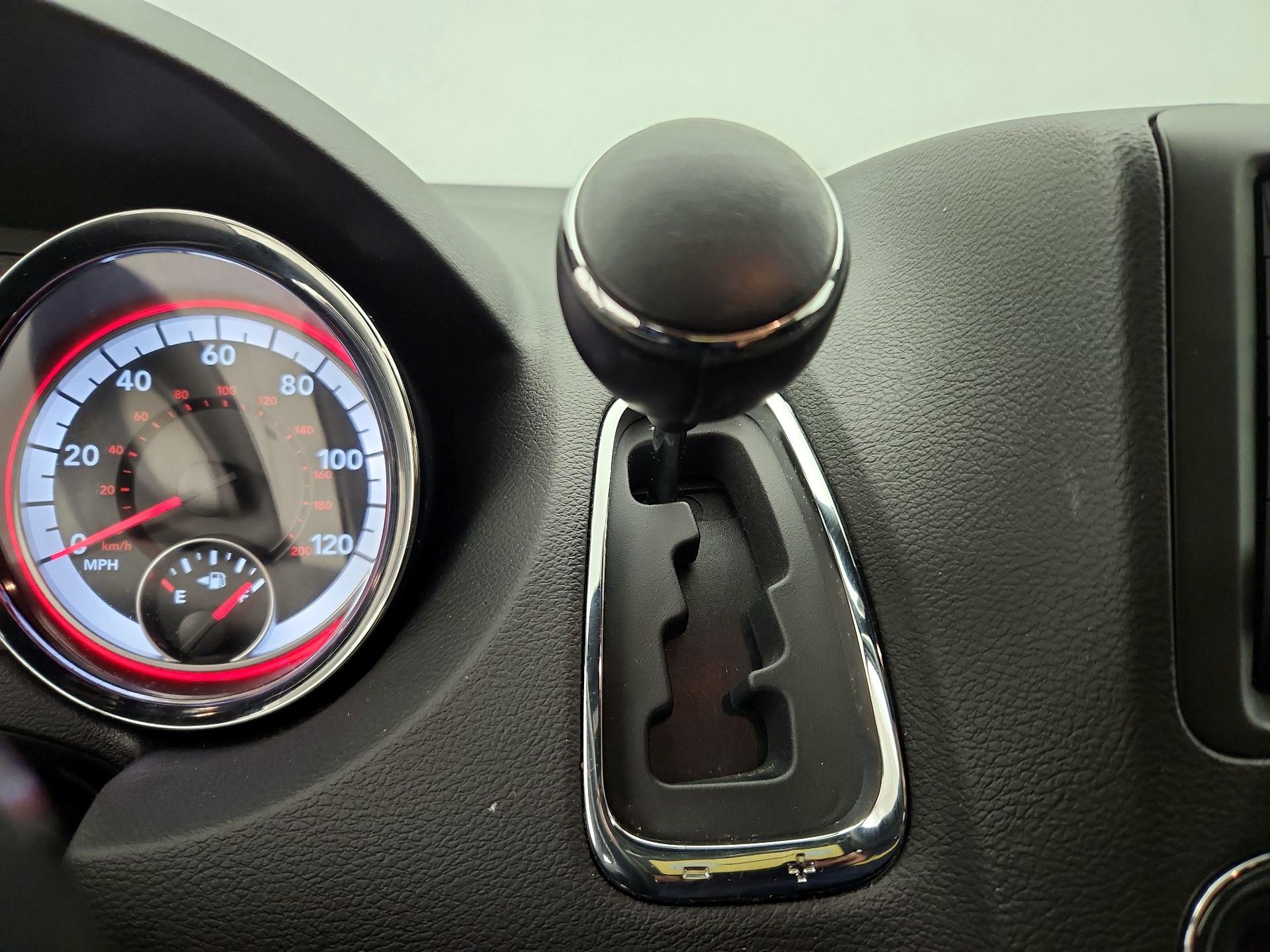 Thumbnail: 2019 Dodge Grand Caravan - 17