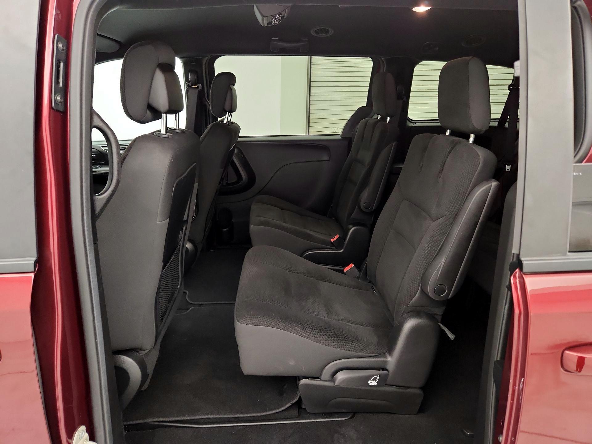 Thumbnail: 2019 Dodge Grand Caravan - 19