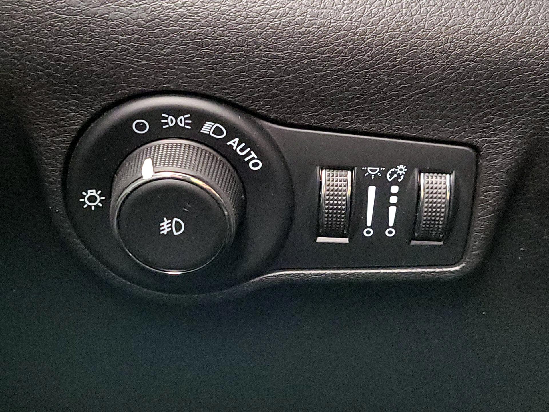 Thumbnail: 2023 Jeep Compass - 13