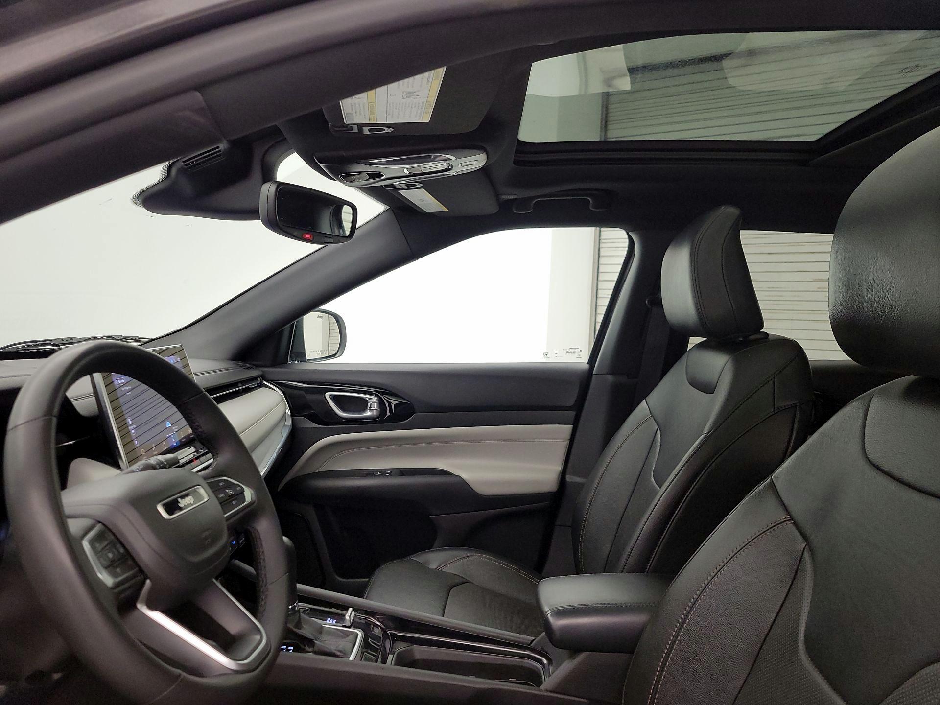 Thumbnail: 2023 Jeep Compass - 20