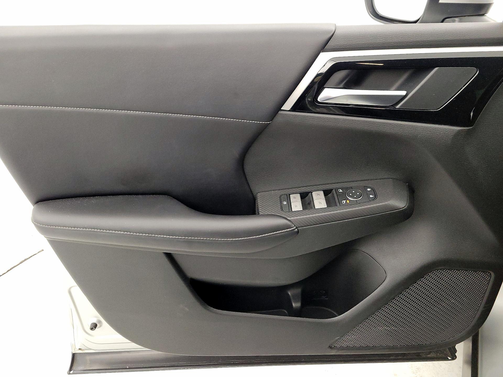 Thumbnail: 2022 Mitsubishi Outlander - 12