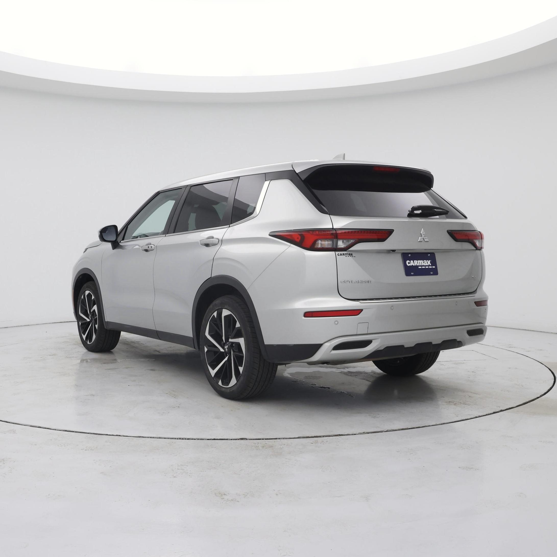 Thumbnail: 2022 Mitsubishi Outlander - 2