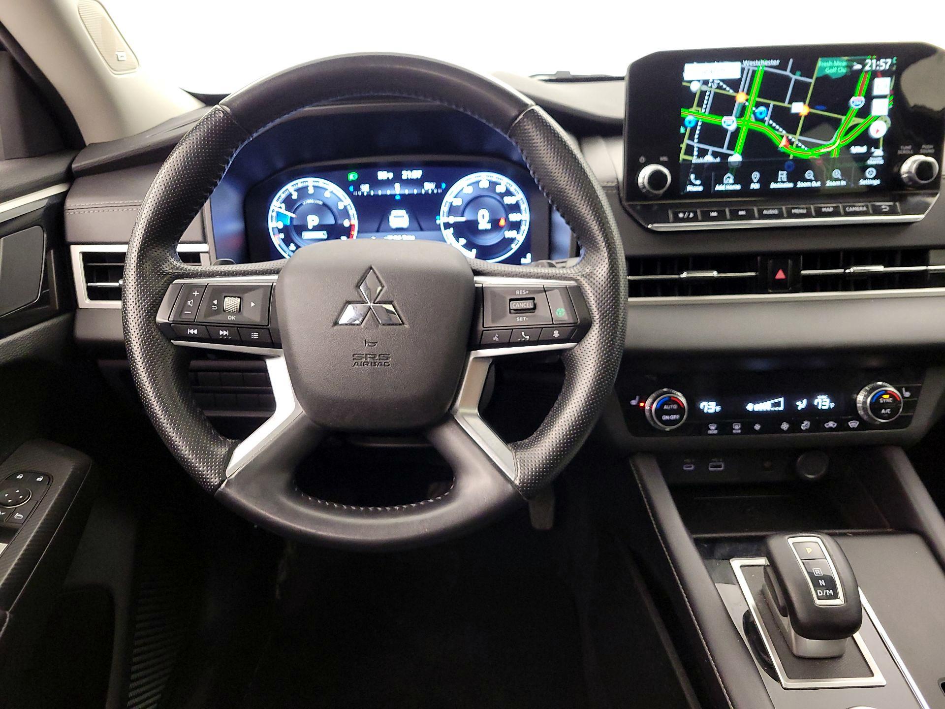 Thumbnail: 2024 Mitsubishi Outlander - 10
