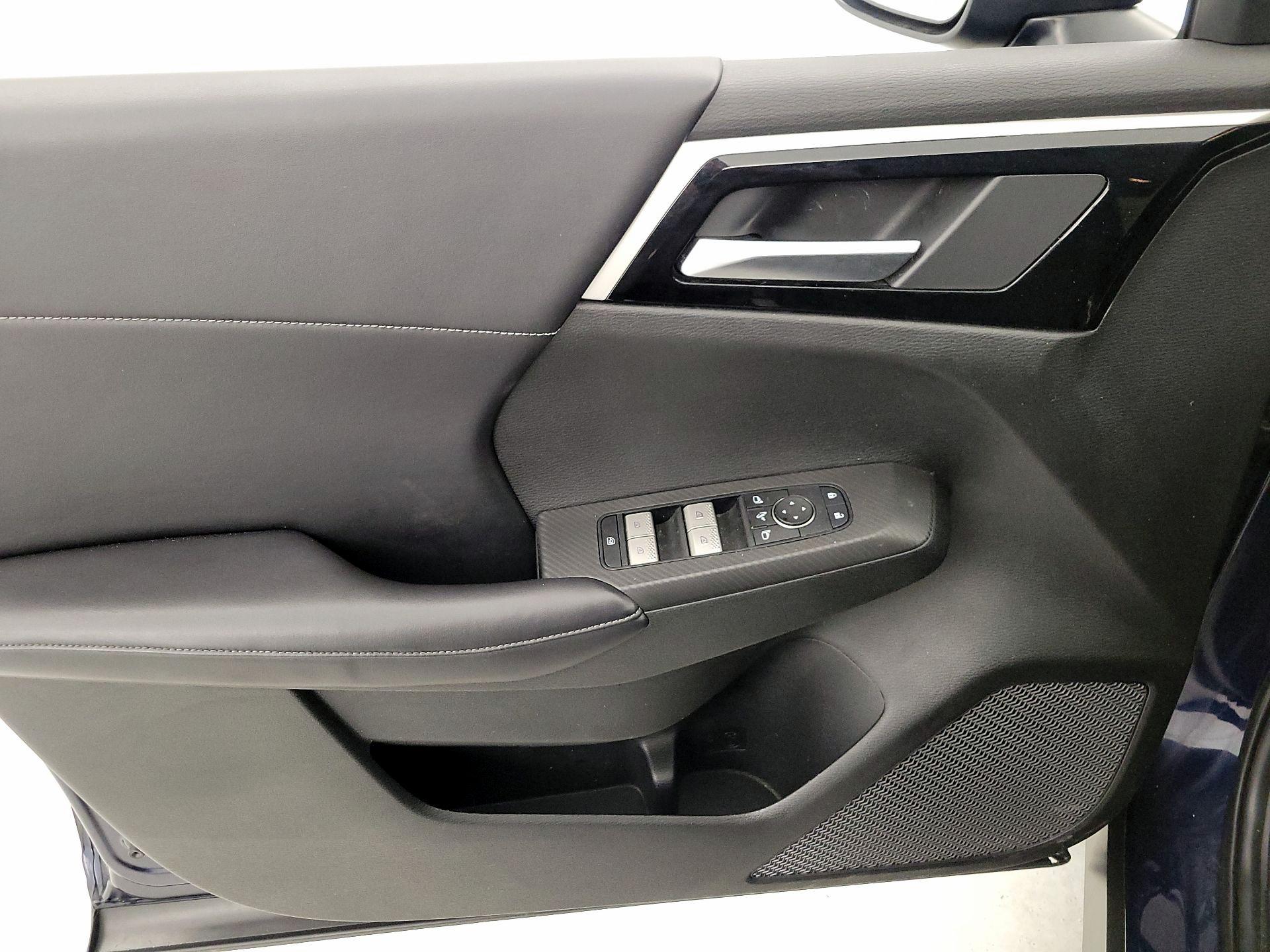 Thumbnail: 2024 Mitsubishi Outlander - 12