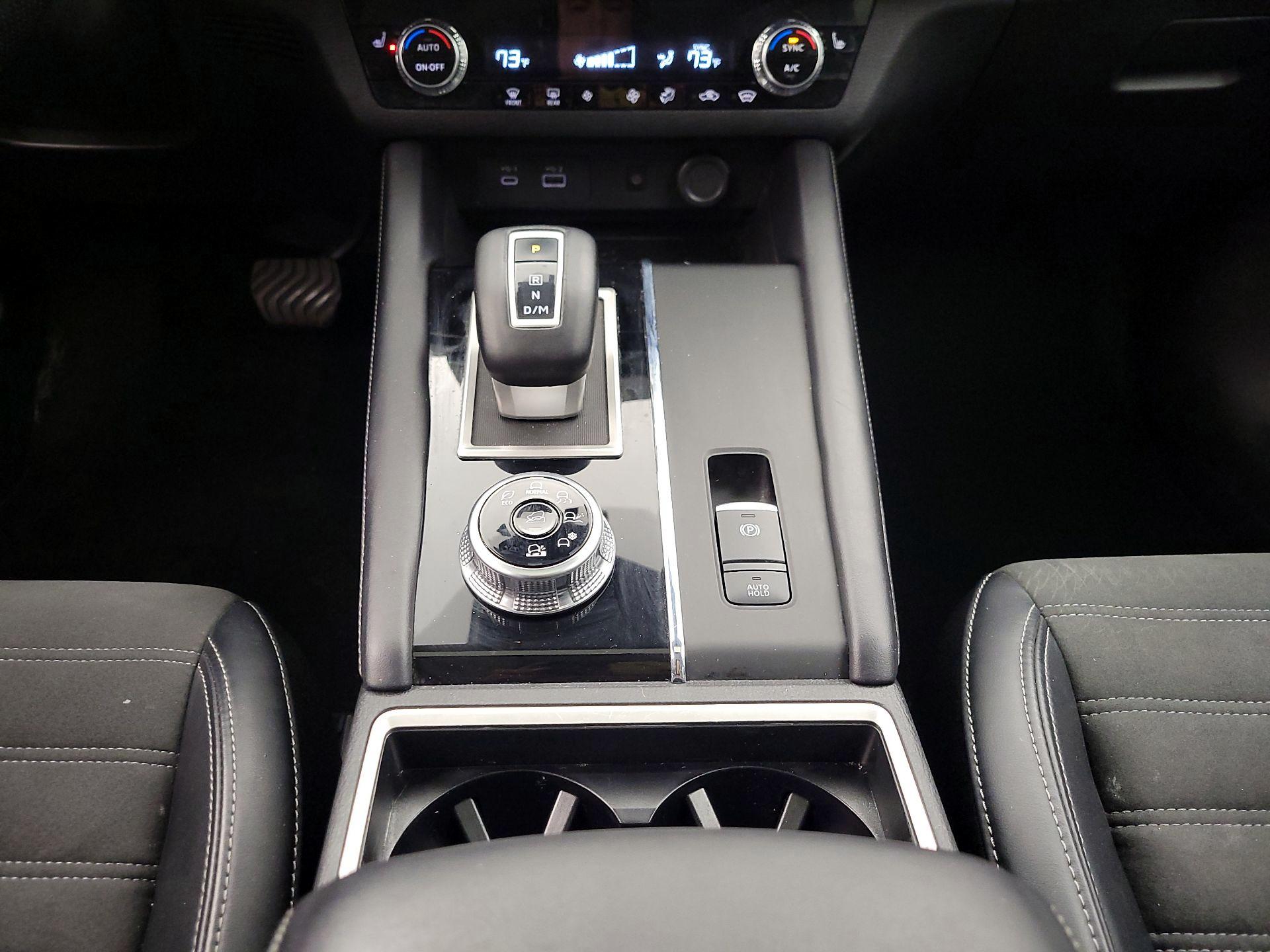 Thumbnail: 2024 Mitsubishi Outlander - 18