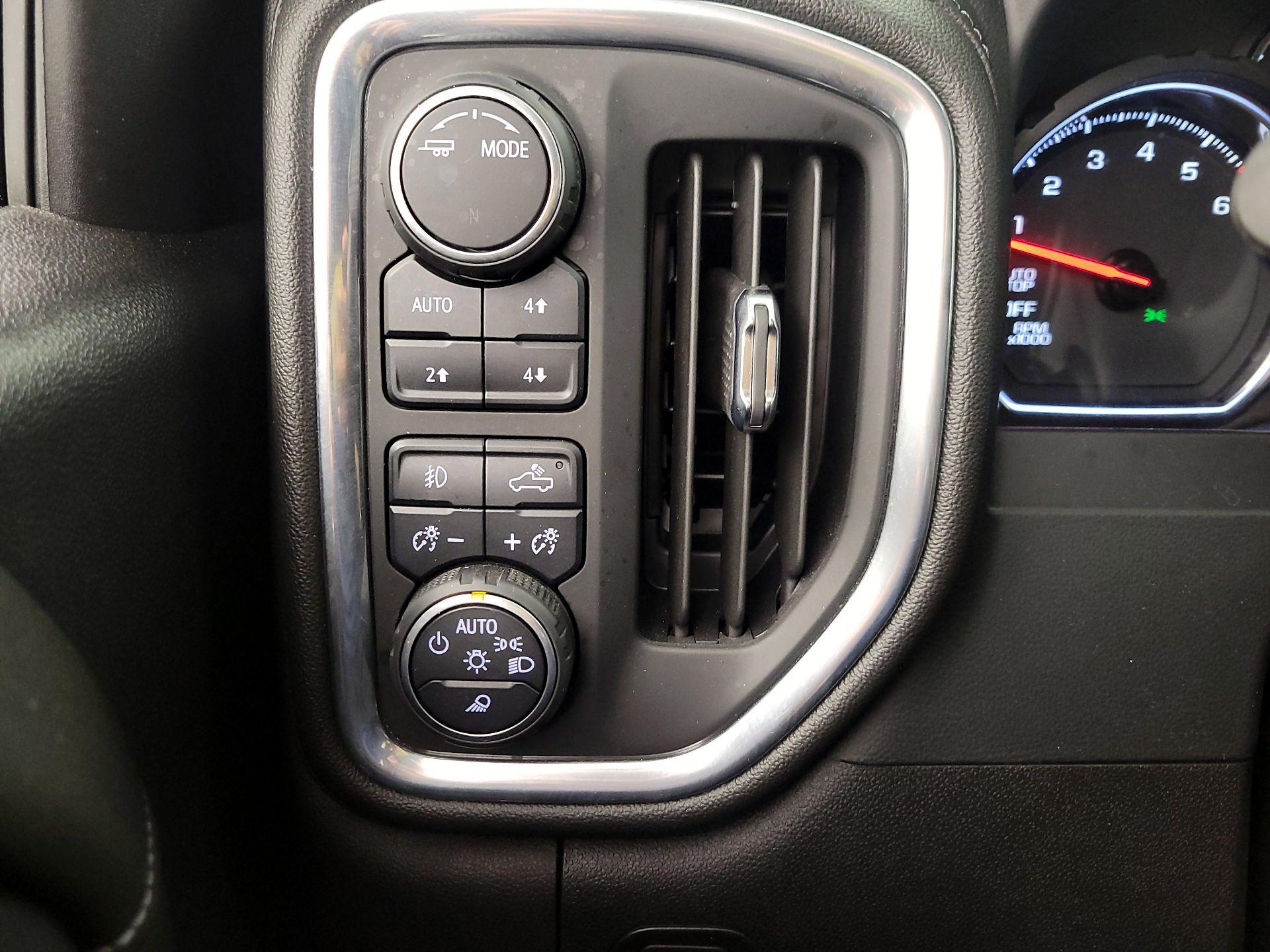 Thumbnail: 2021 Chevrolet Silverado 1500 - 13