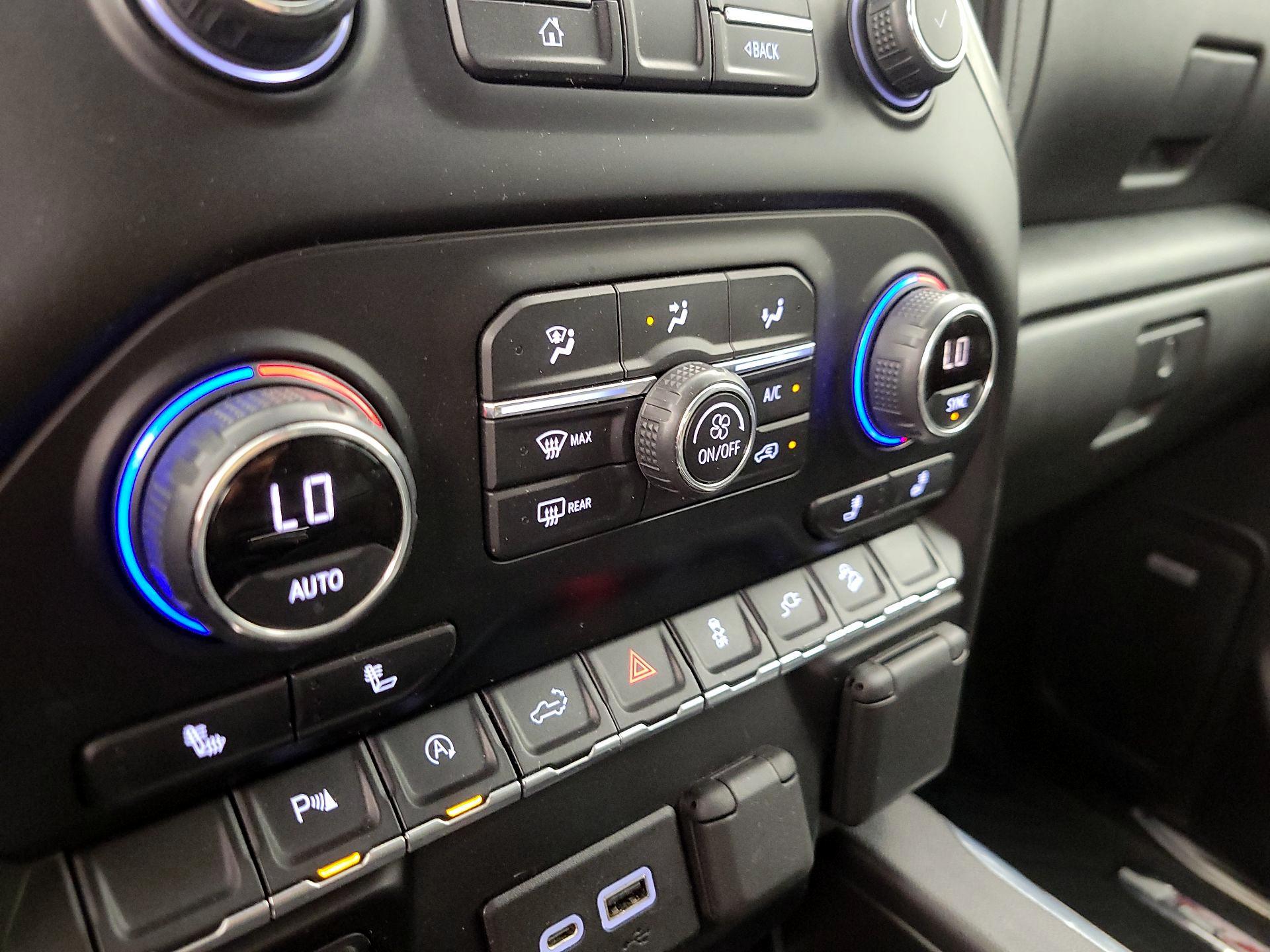 Thumbnail: 2021 Chevrolet Silverado 1500 - 16