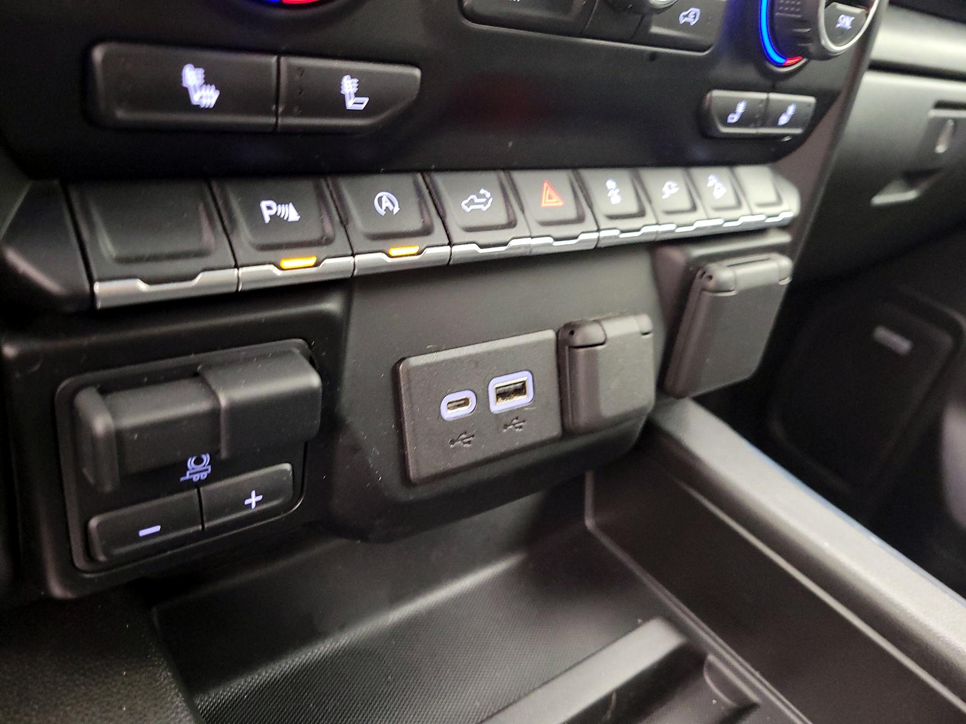 Thumbnail: 2021 Chevrolet Silverado 1500 - 18