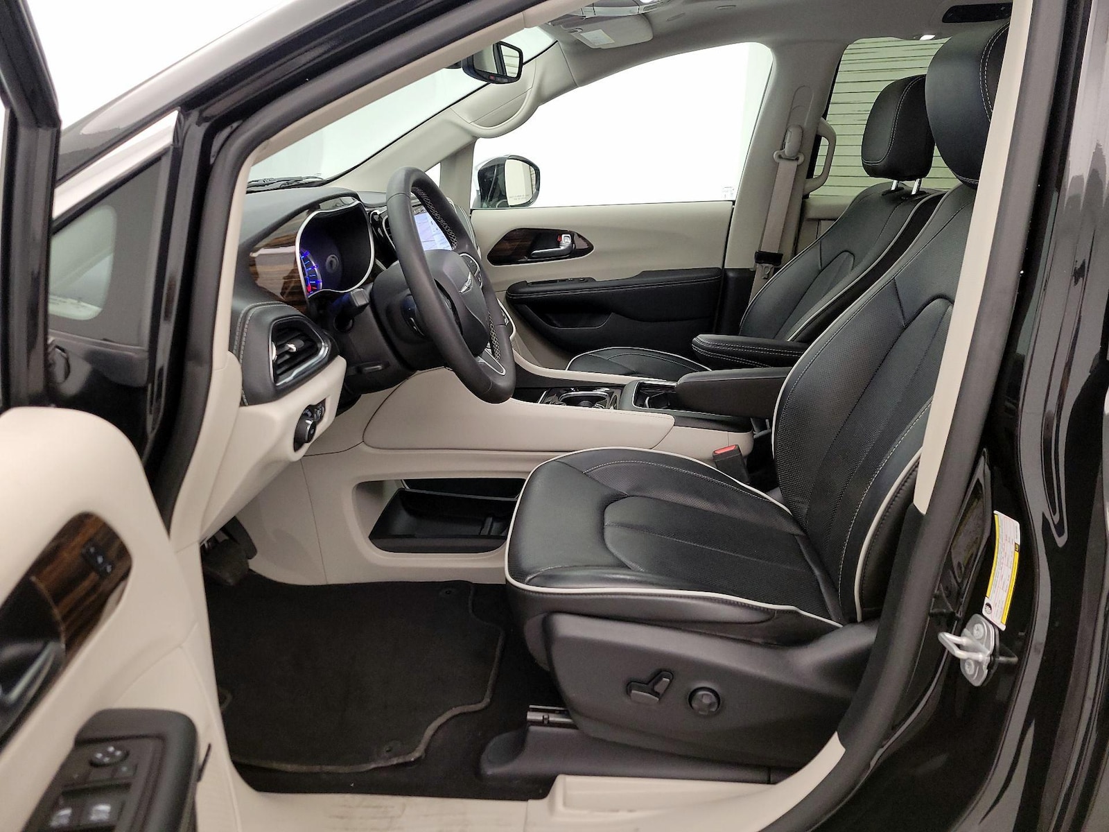 2022 Chrysler Pacifica Hybrid Limited - Photo 12