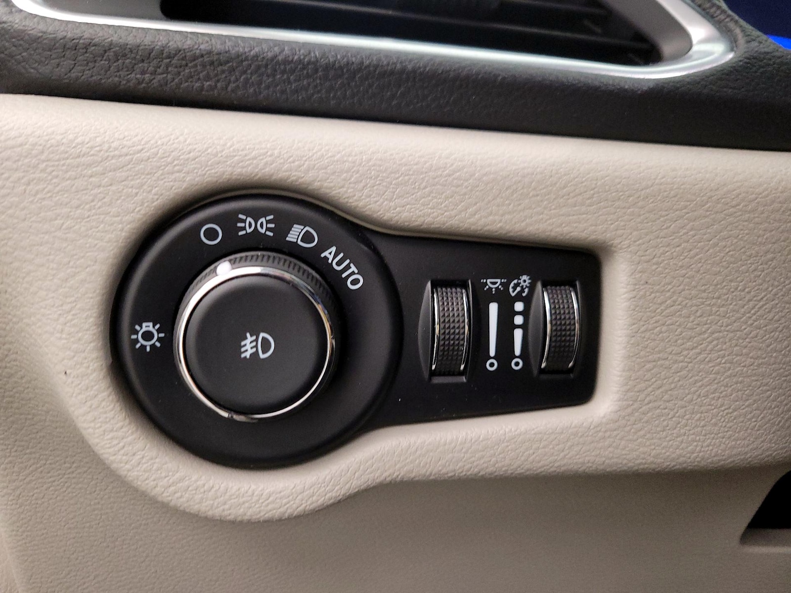 2022 Chrysler Pacifica Hybrid Limited - Photo 14