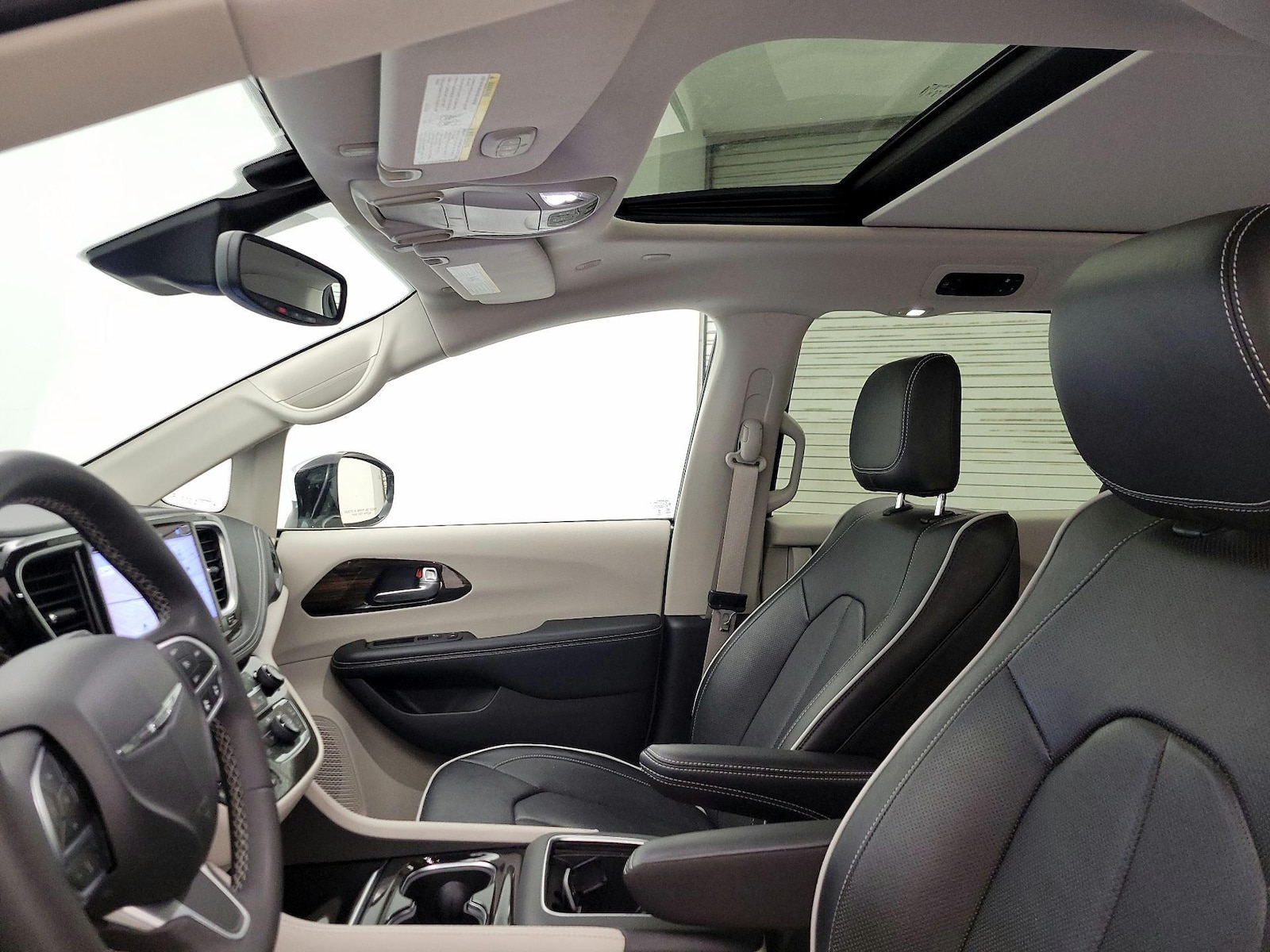 2022 Chrysler Pacifica Hybrid Limited - Photo 21